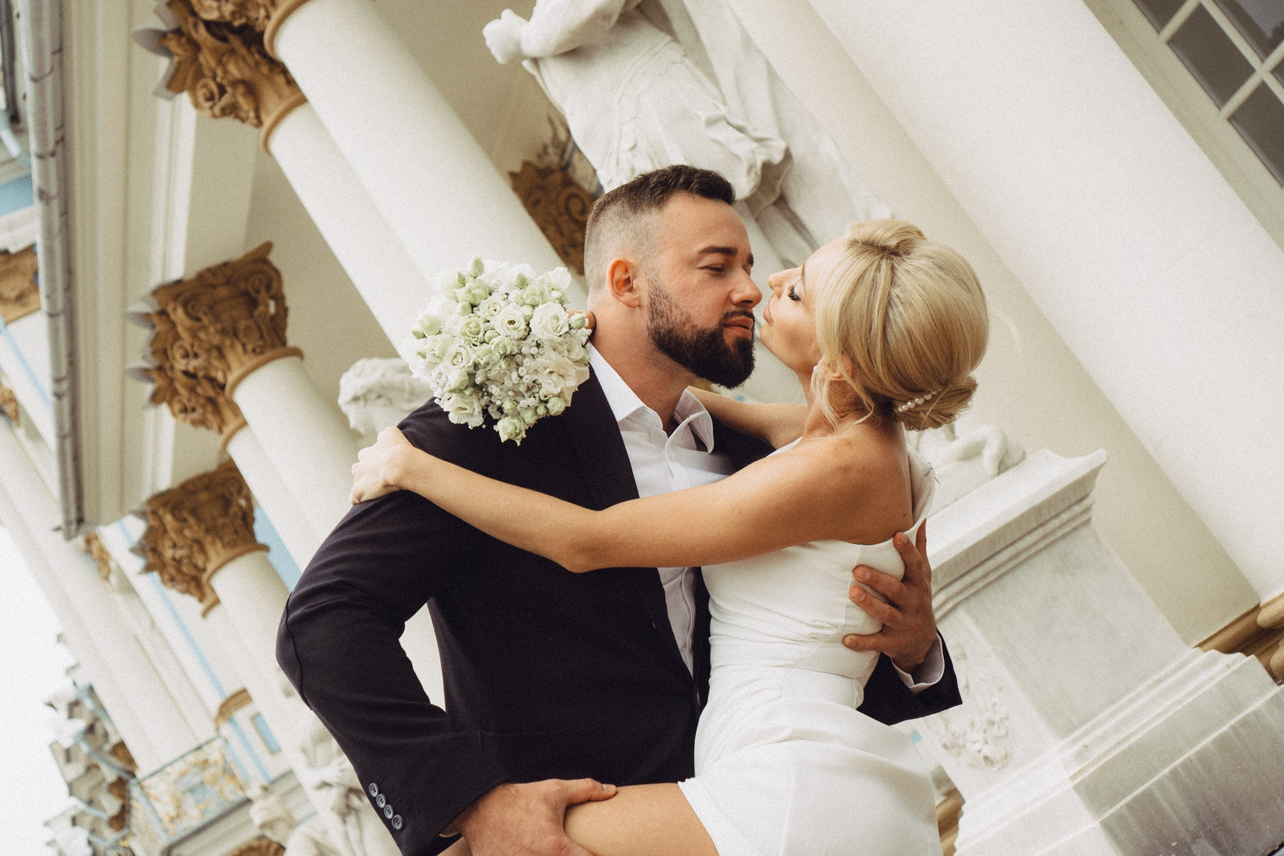 СВАДЕБНАЯ ИСТОРИЯ В ГОРОДЕ ПУШКИН ВОЗЛЕ ЕКАТЕРИНИНСКОГО ДВОРЦА И В ПАРКЕ. Профессиональный фотограф, Санкт-Петербург — Виктория Богомолова