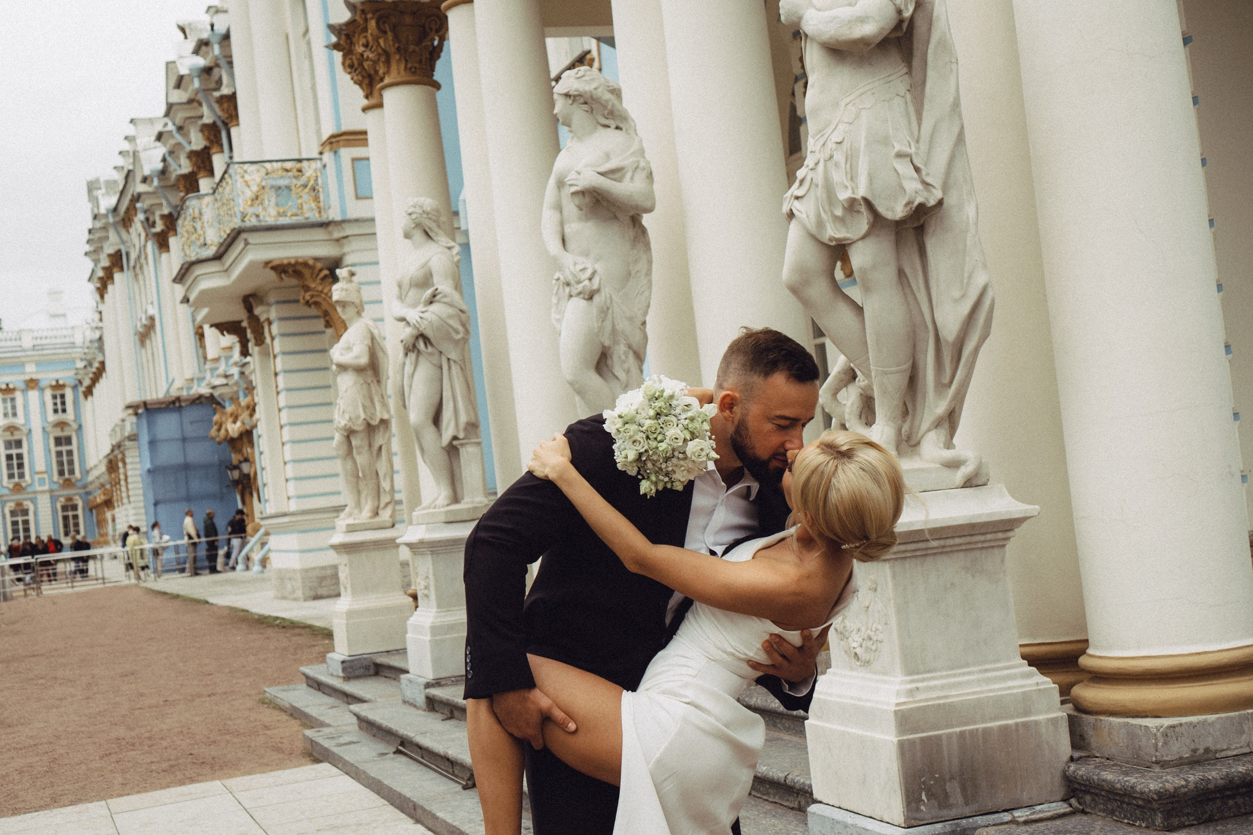 СВАДЕБНАЯ ИСТОРИЯ В ГОРОДЕ ПУШКИН ВОЗЛЕ ЕКАТЕРИНИНСКОГО ДВОРЦА И В ПАРКЕ. Профессиональный фотограф, Санкт-Петербург — Виктория Богомолова