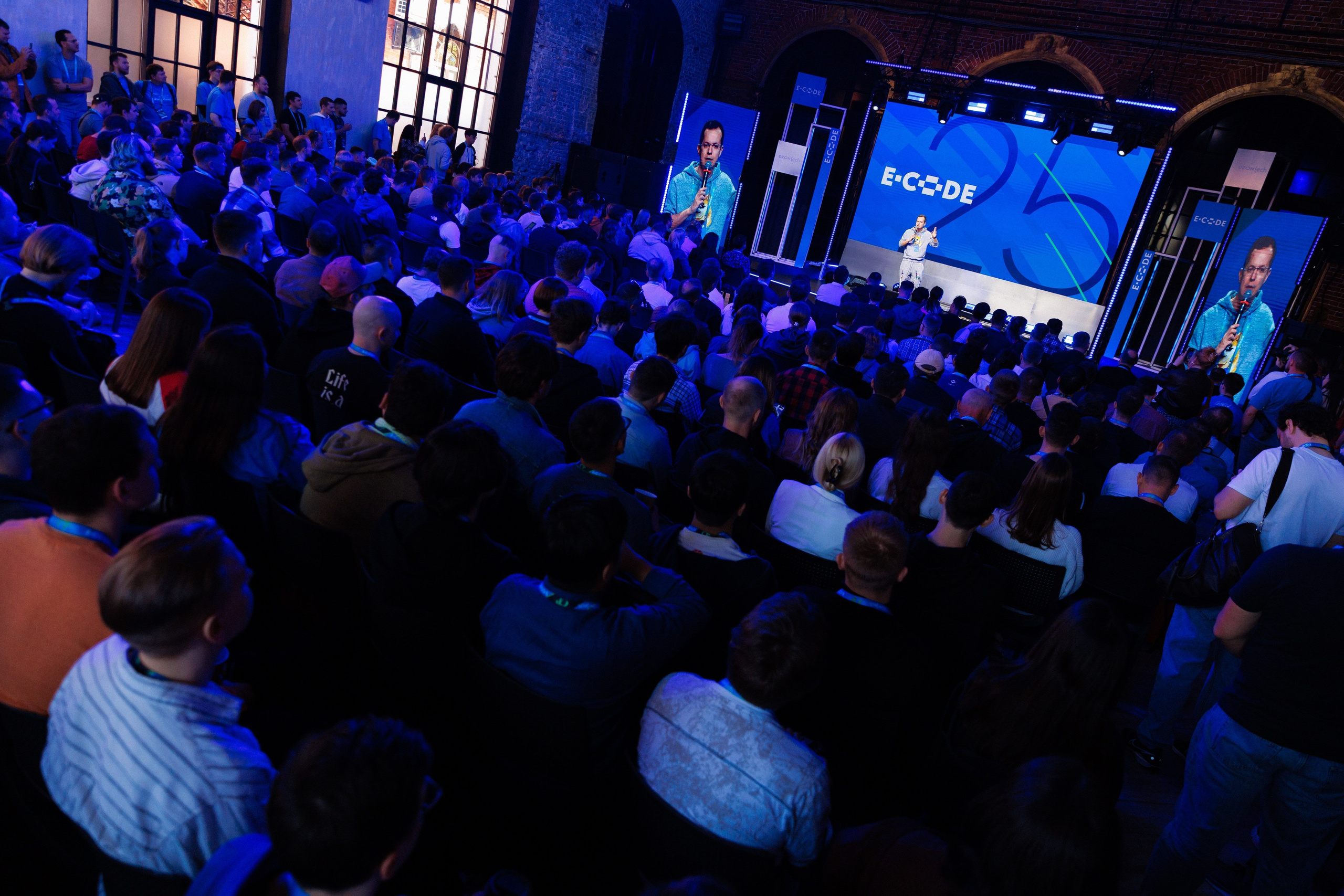 Фотографии Ozon Tech E-CODE 25. Коммерческий фотограф в Москве — Антон Ермаков