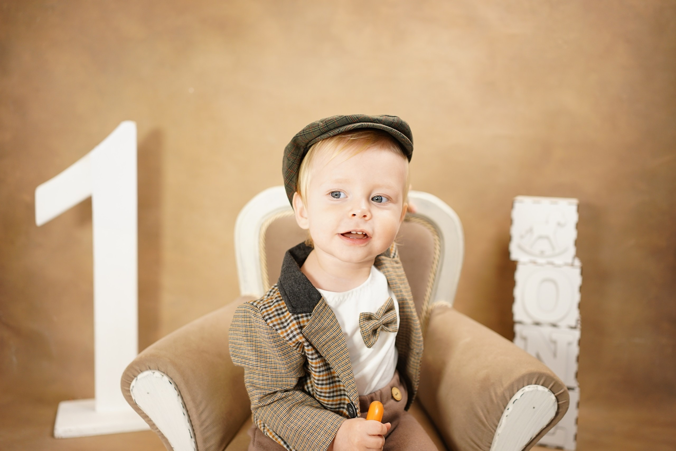 Фотозоны на ХОЛСТЕ. Детская Фотостудия ГОДОВАСИКИ в Санкт-Петербурге фотосесия на годик