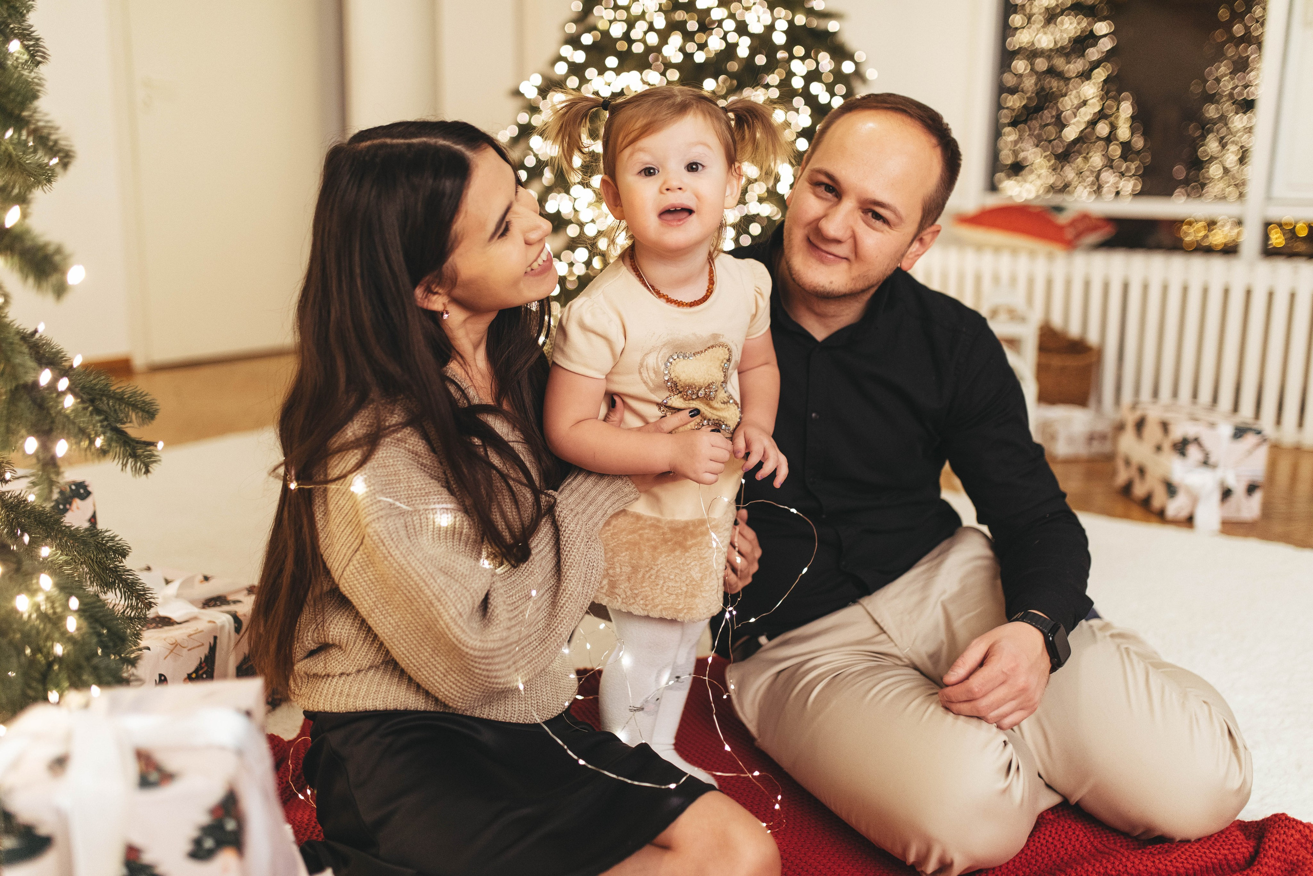 Аврора, Ира, Женя. Главная