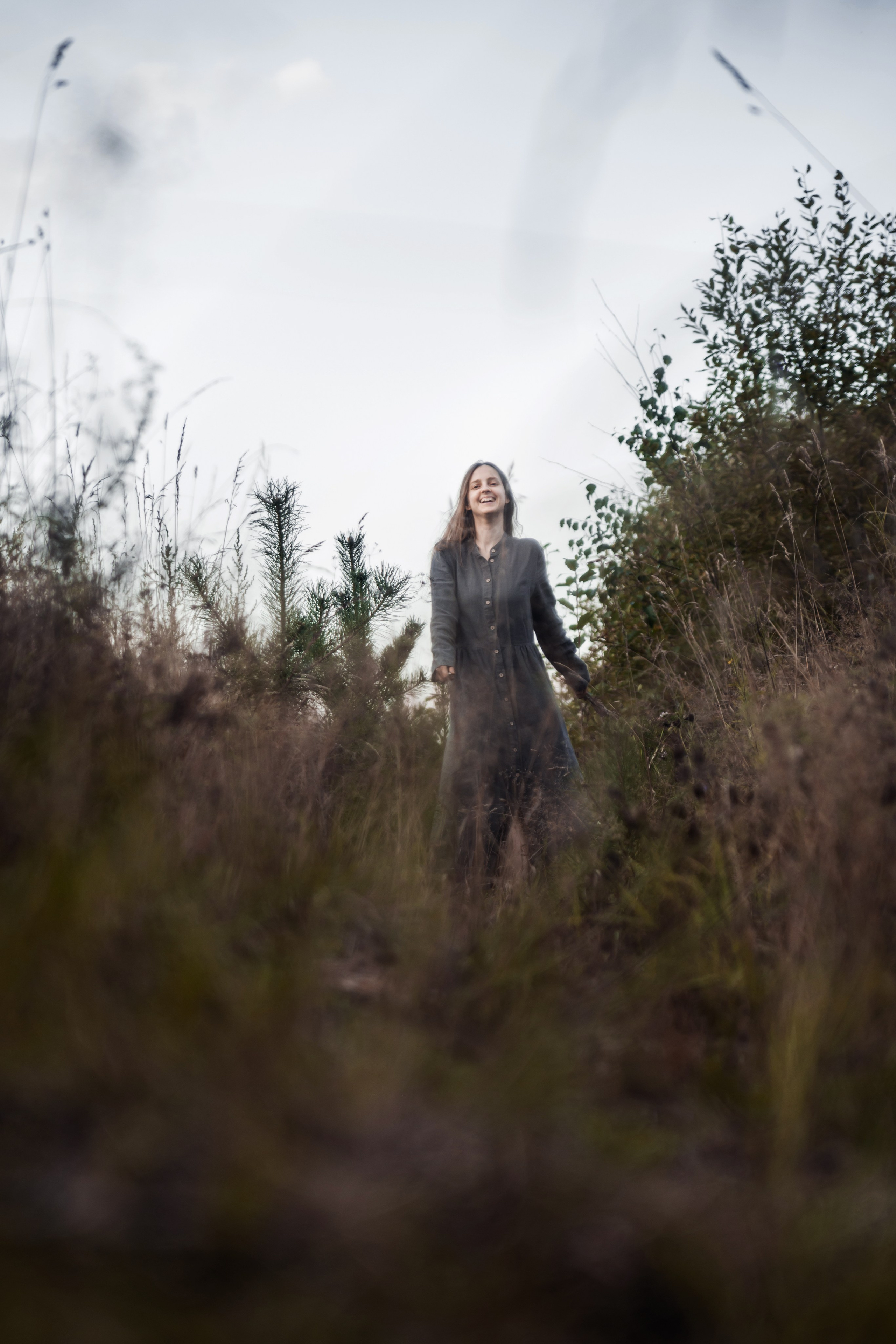 В поле травы. Катя Цвет