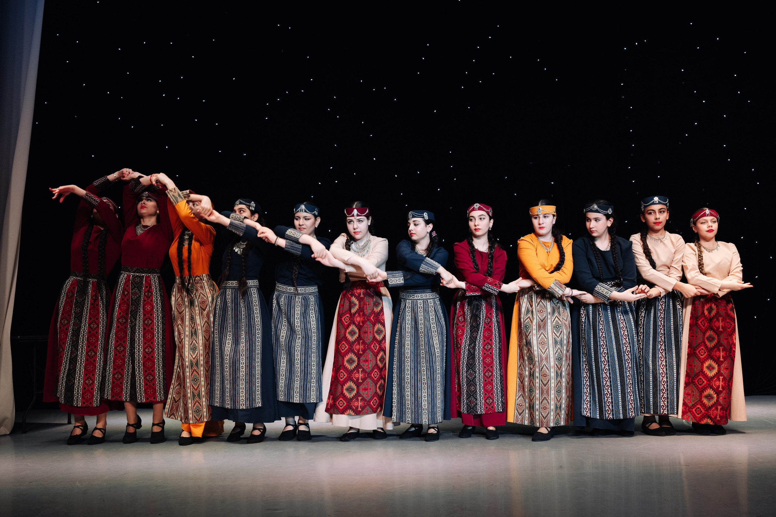 Благотворительный концерт в помощь Артему Сардаряну. Фотограф Артем Севостьянов. Профессиональная фотосъемка в Ногинске, Москве, Московской области и за границей