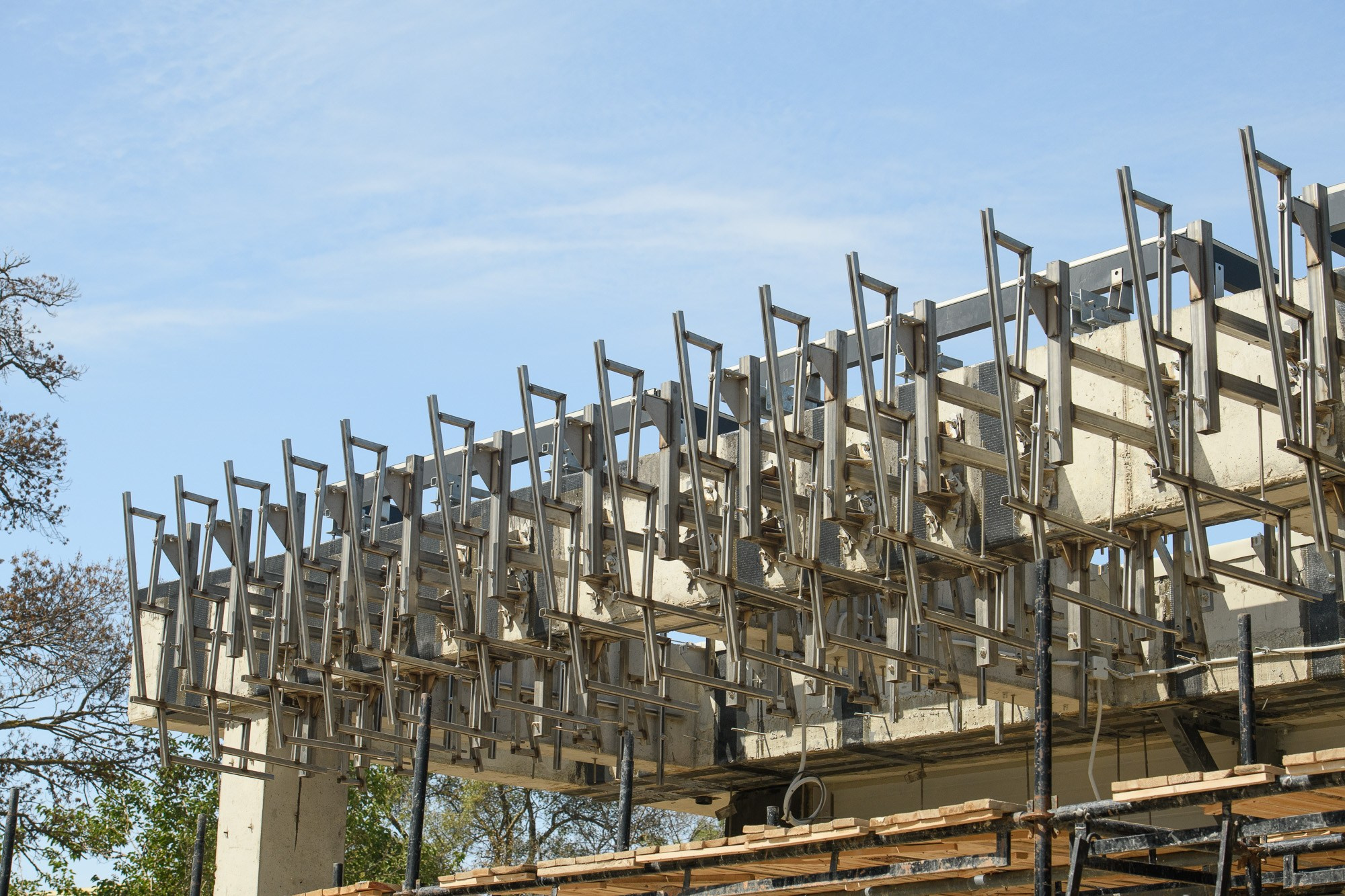 Облицовка фасадов здания камнем. Профессиональная фотосъемка. Ростов-на-Дону