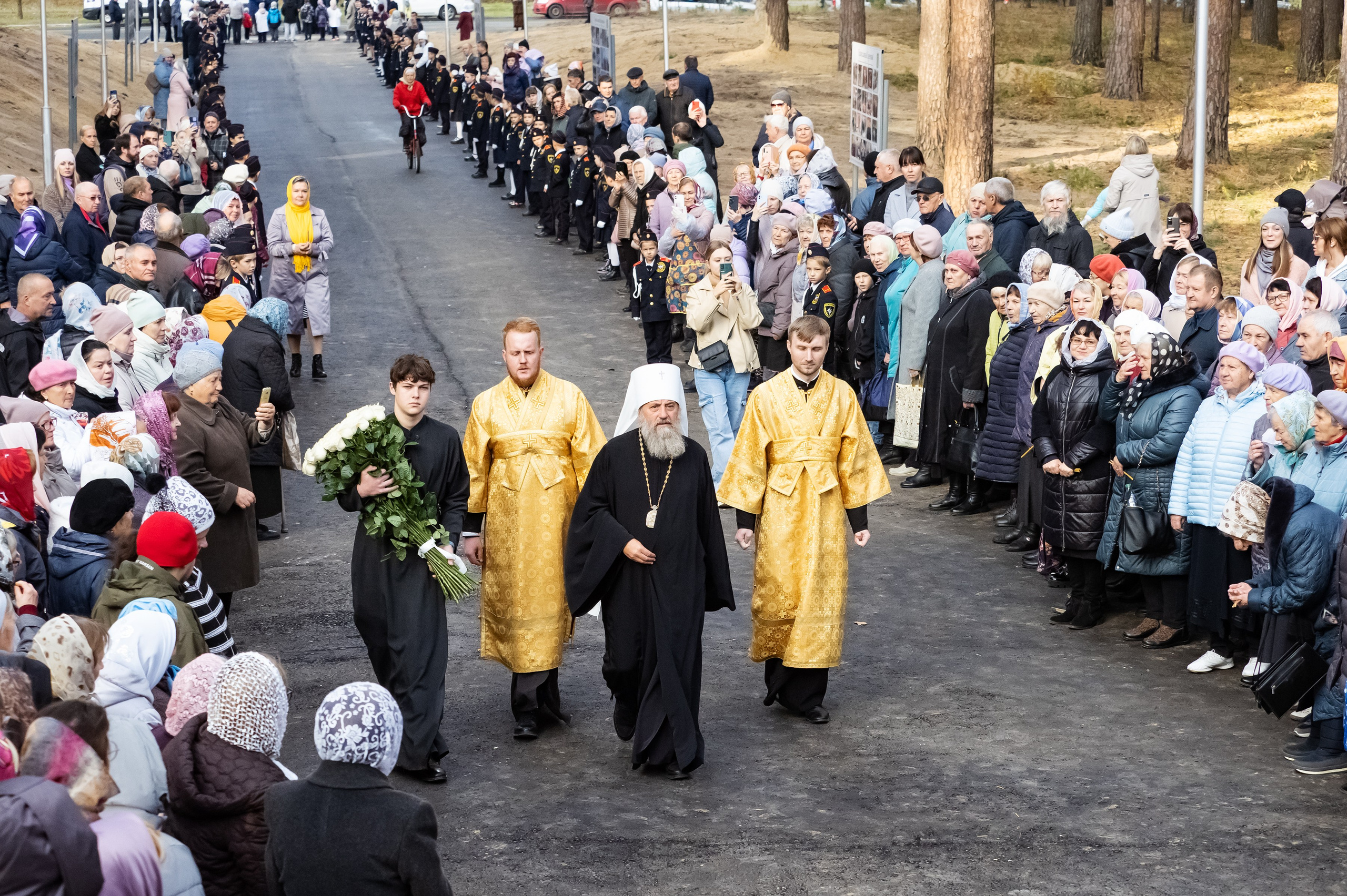 Открытие Храма Серафима Саровского. Репортажный, семейный и детский фотограф в Пензе и Заречном Арина Ермилова. Картины барельеф на заказ
