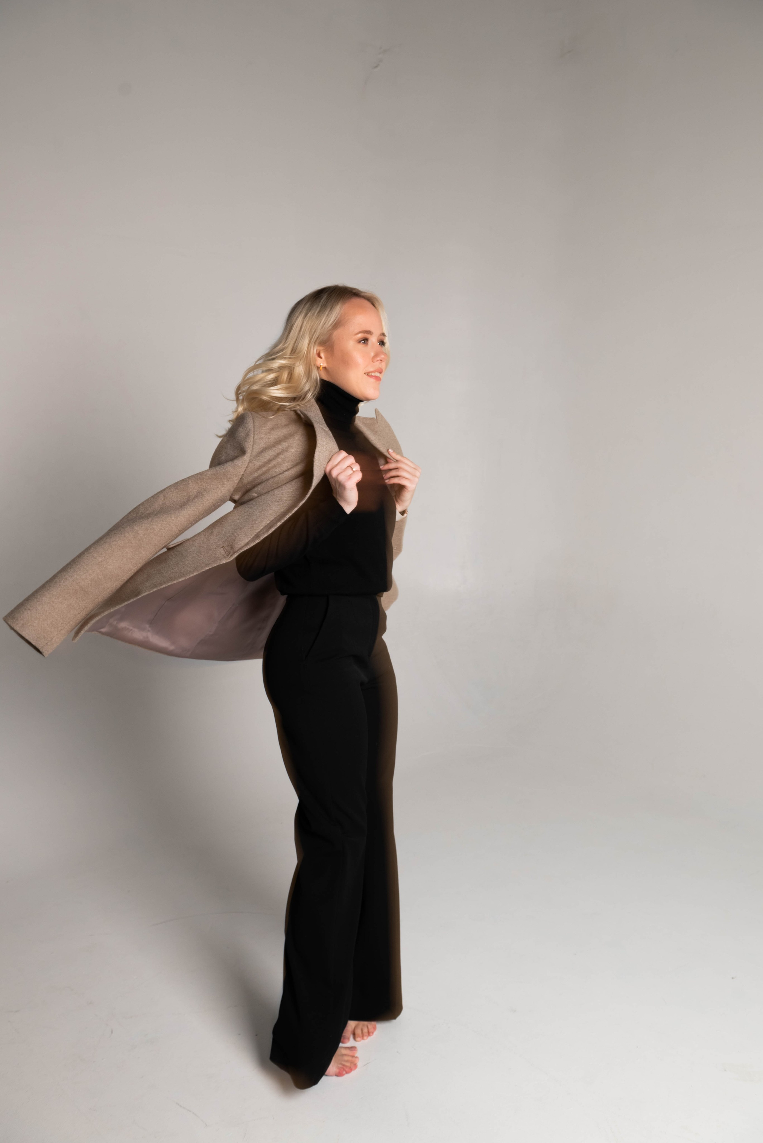 Полина Возиян (съемка для блога юриста @ation.law). Фотограф Москва Настя Профотовна. Репортажные, свадебные и контент фотосессии