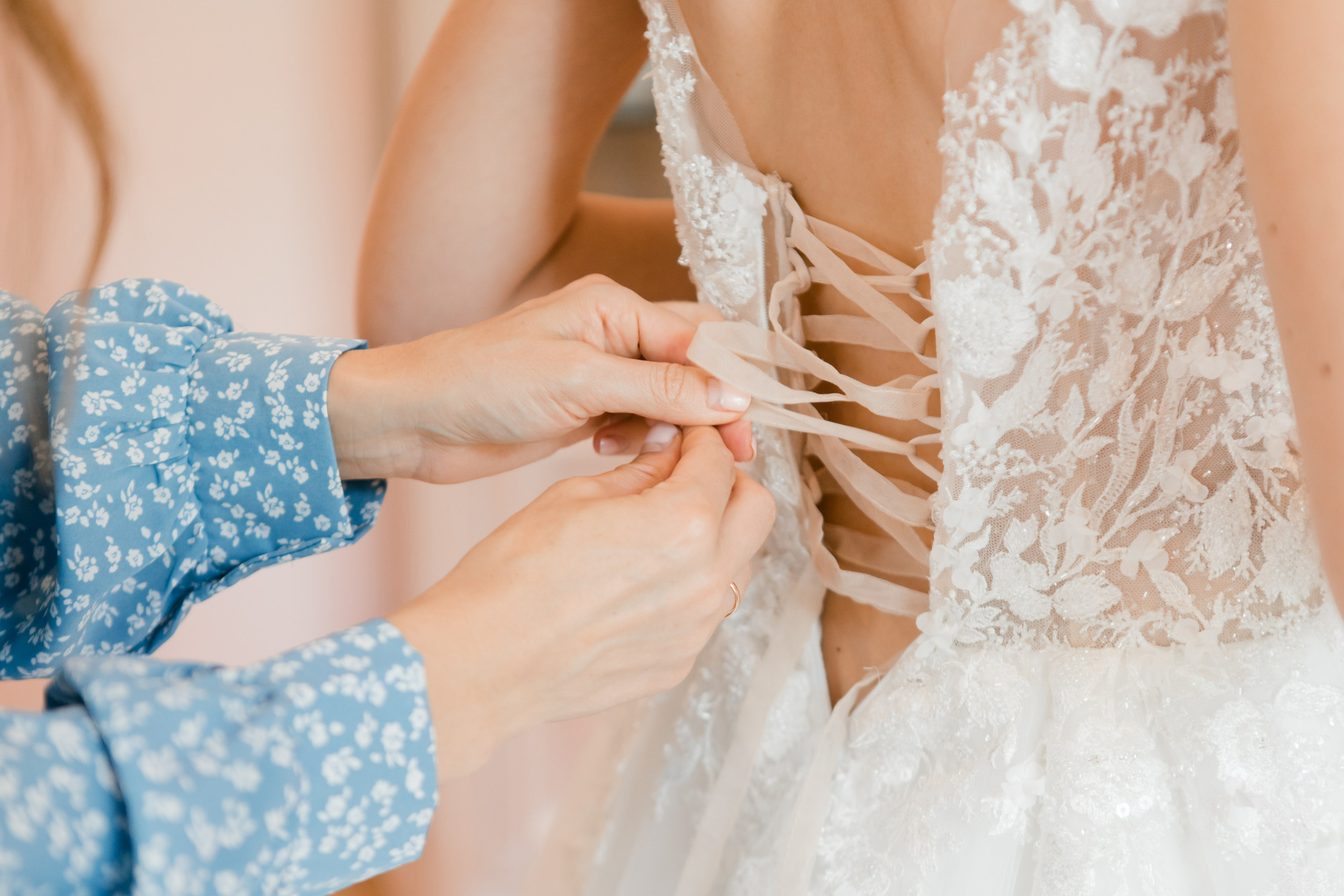 Свадебная фотосъемка Михаила и Ольги. День нашей свадьбы. Видеосъемка и фотосъемка свадеб. Фотограф и оператор на свадьбу. Видеосъемка подкастов, собственная видео-фотостудии. Предметная фотосъемка