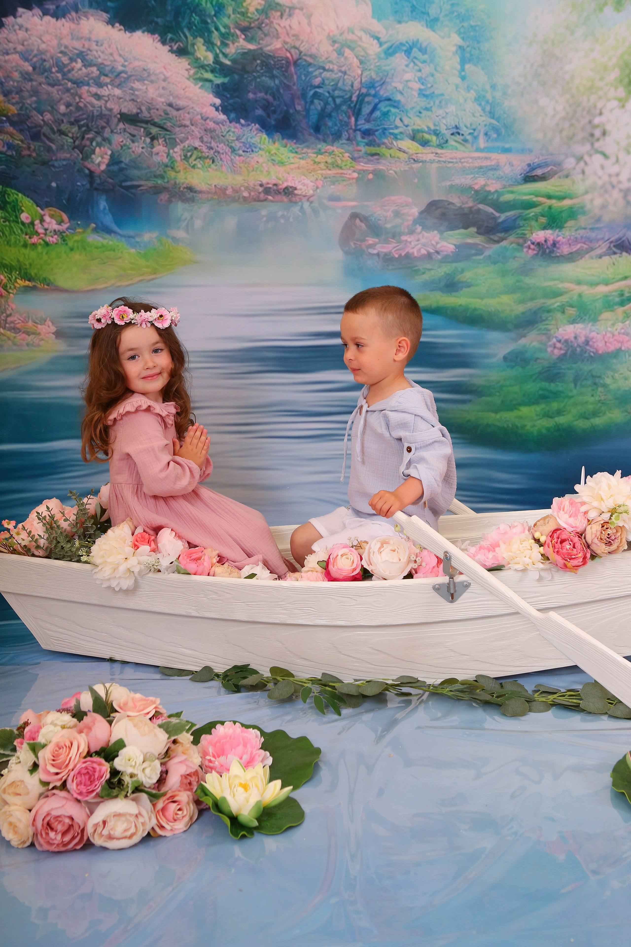Цветочная лодка. Студия детской и семейной фотографии 12кадров