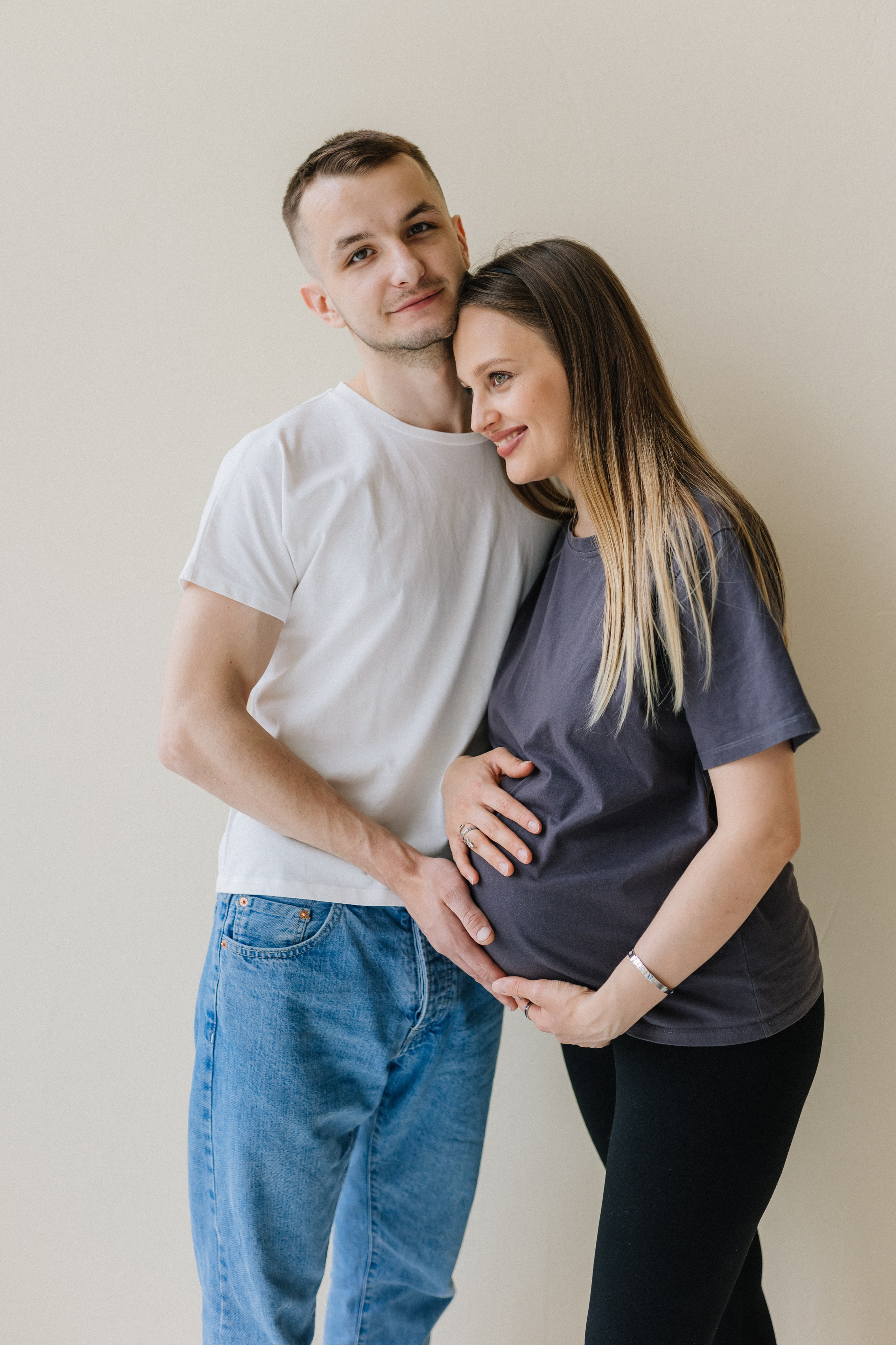 Беременность в интерьерном зале. Семейный фотограф Обнинск