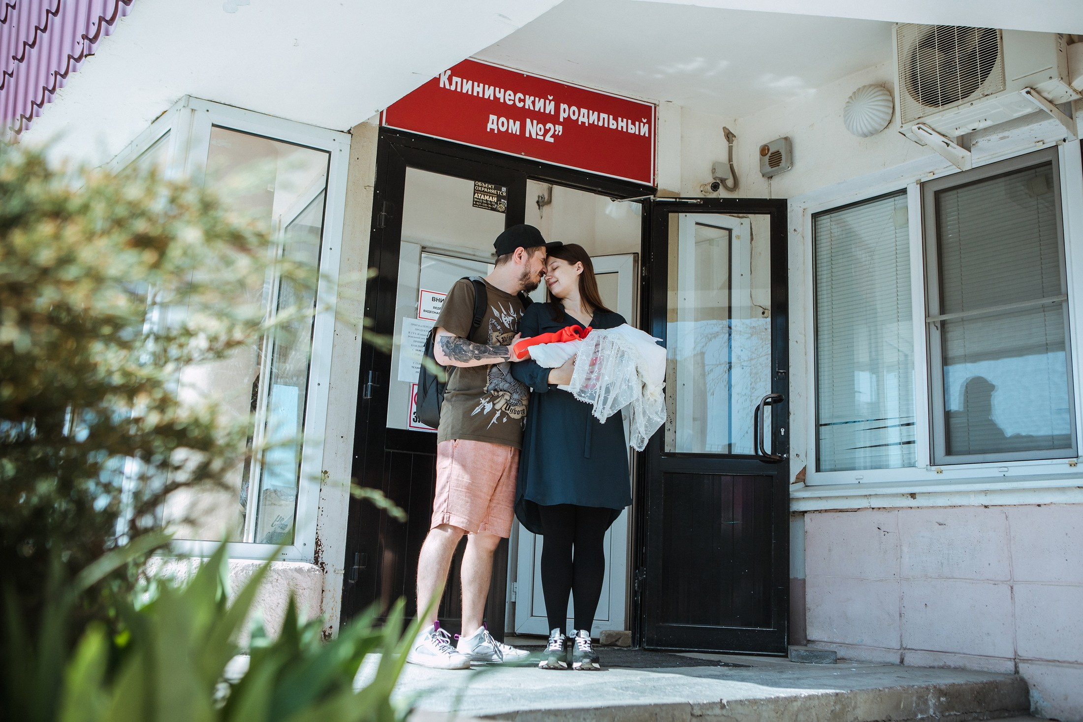 Выписка из Центрального роддома № 2. Фотографы в городе Волгограде — Людмила Агеева и Алексей Околелов