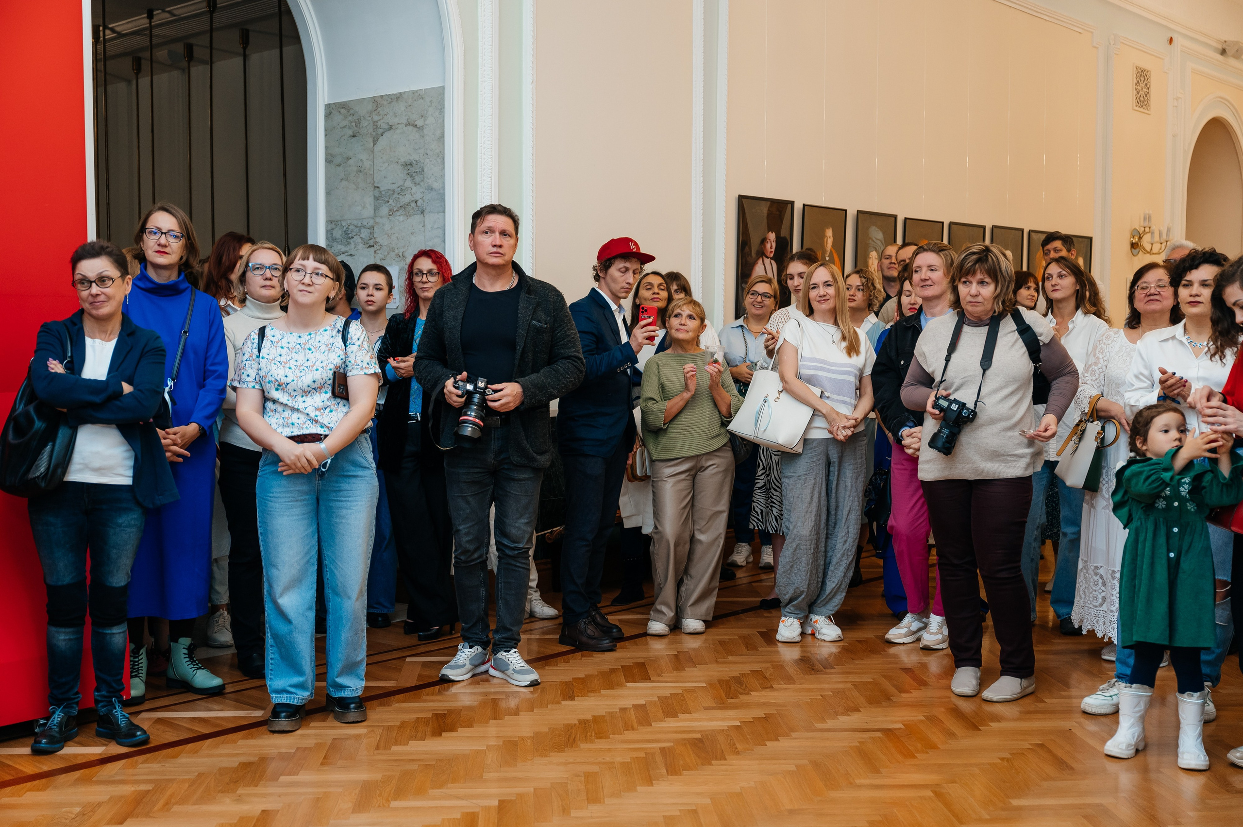 Открытие выставки Кати Васильевой в Молодежном театре. Wedding and family photographer USA