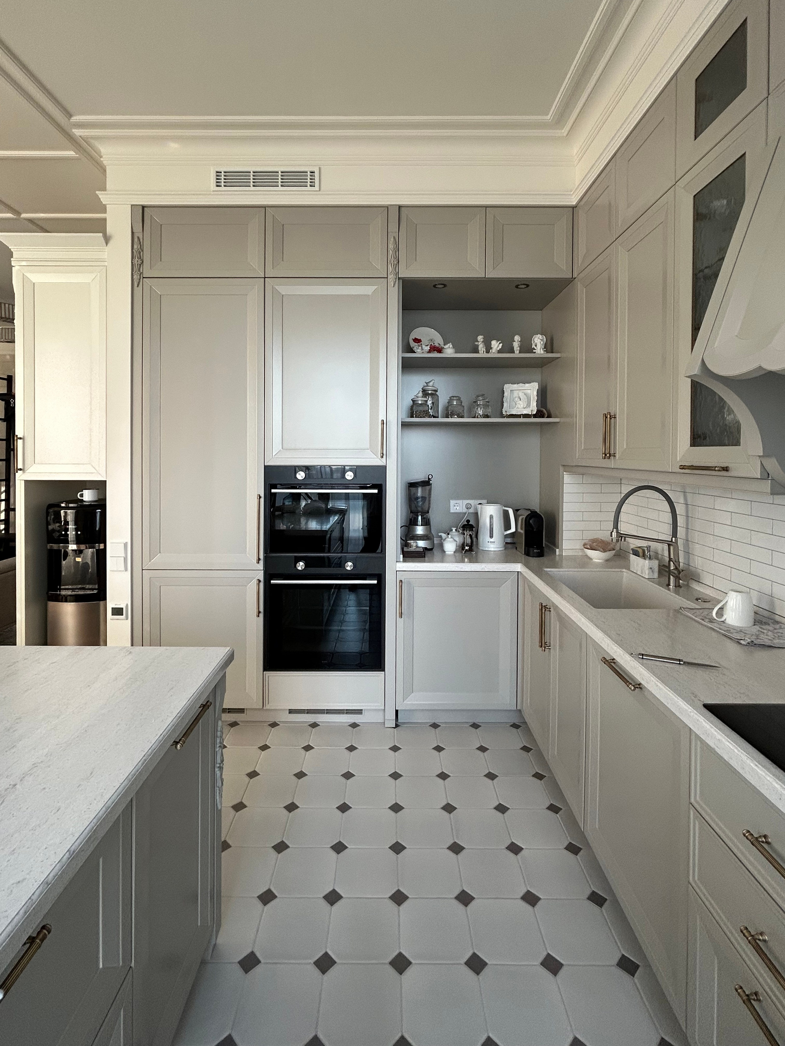 Дизайн интерьера 4-комнатной квартиры в стиле неоклассика в Москве ЖК Прайм парк. Ольга Саакян Ι Дизайн интерьера в Москве: планировка, подбор отделочных материалов, чертежи для строителей и надзор за ремонтом квартиры