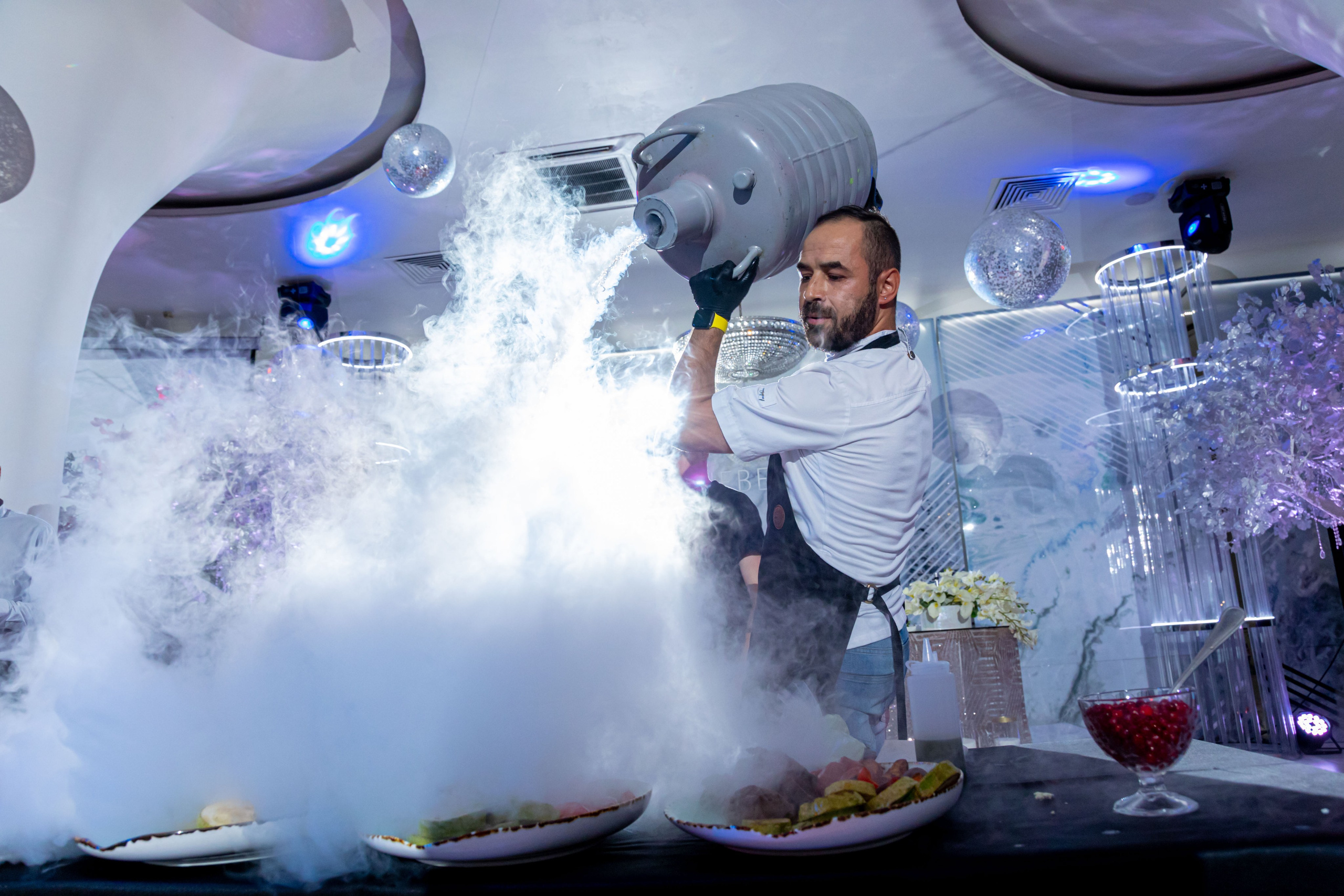 Фотограф на банкет свадьбы, юбилея в Санкт-Петербурге. Фотограф на праздник, корпоратив, День Рождения и Юбилей в г. Санкт-Петербурге Алексей Анкушев