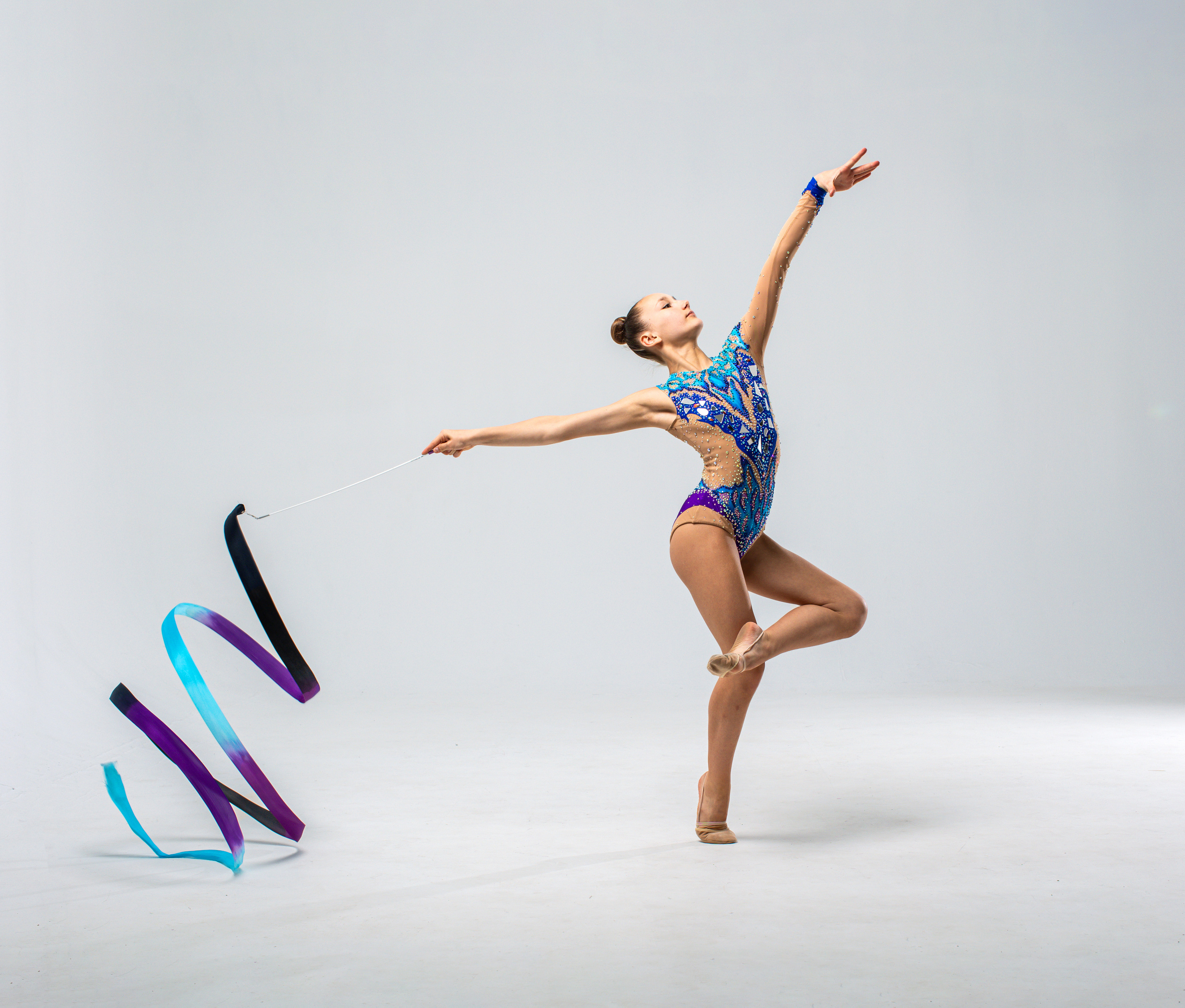 Фотосъёмка гимнасток на белой циклораме. Балетный фотограф Алина Ханько — Душа Балета