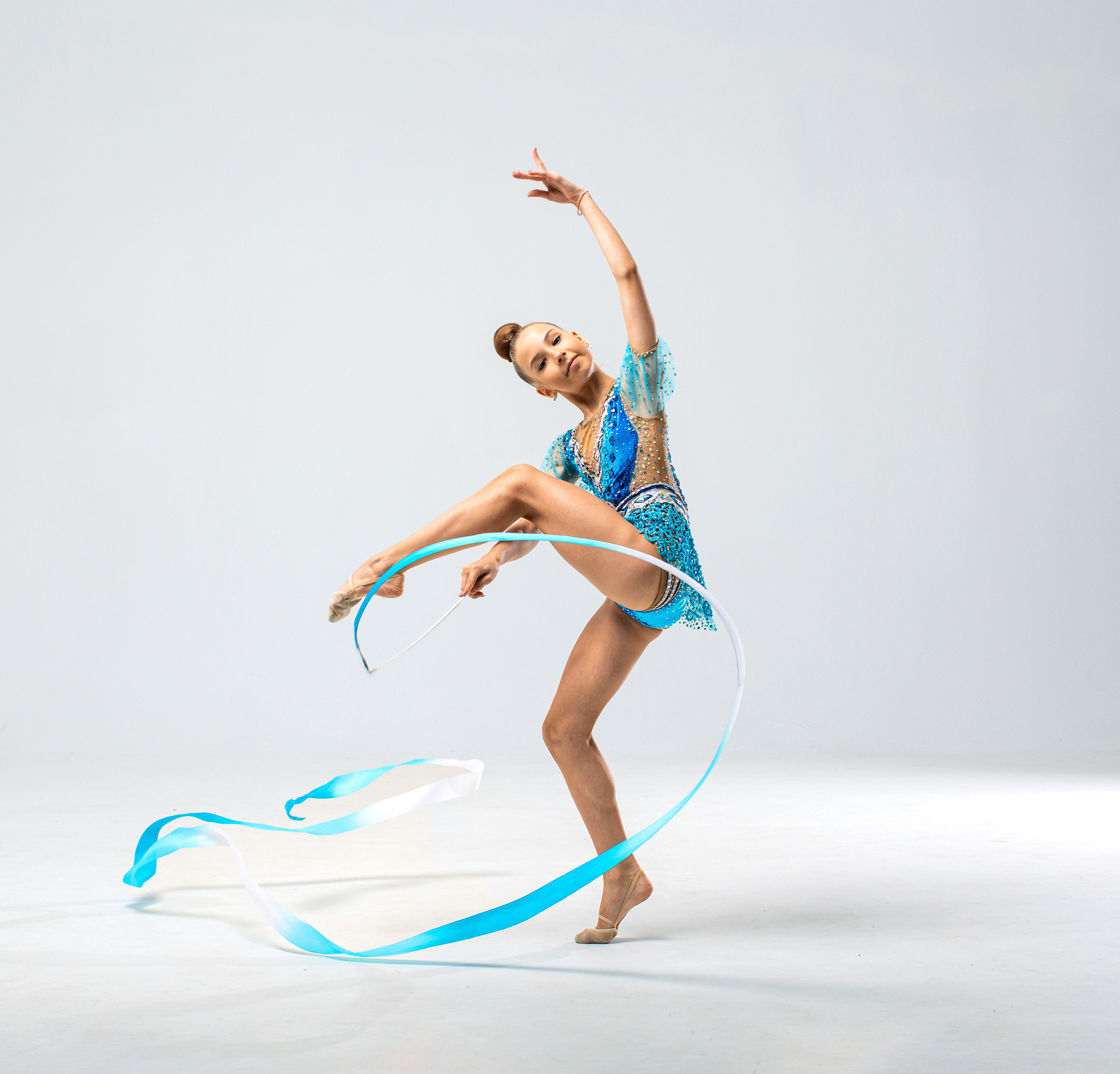 Фотосъёмка гимнасток на белой циклораме. Балетный фотограф Алина Ханько — Душа Балета