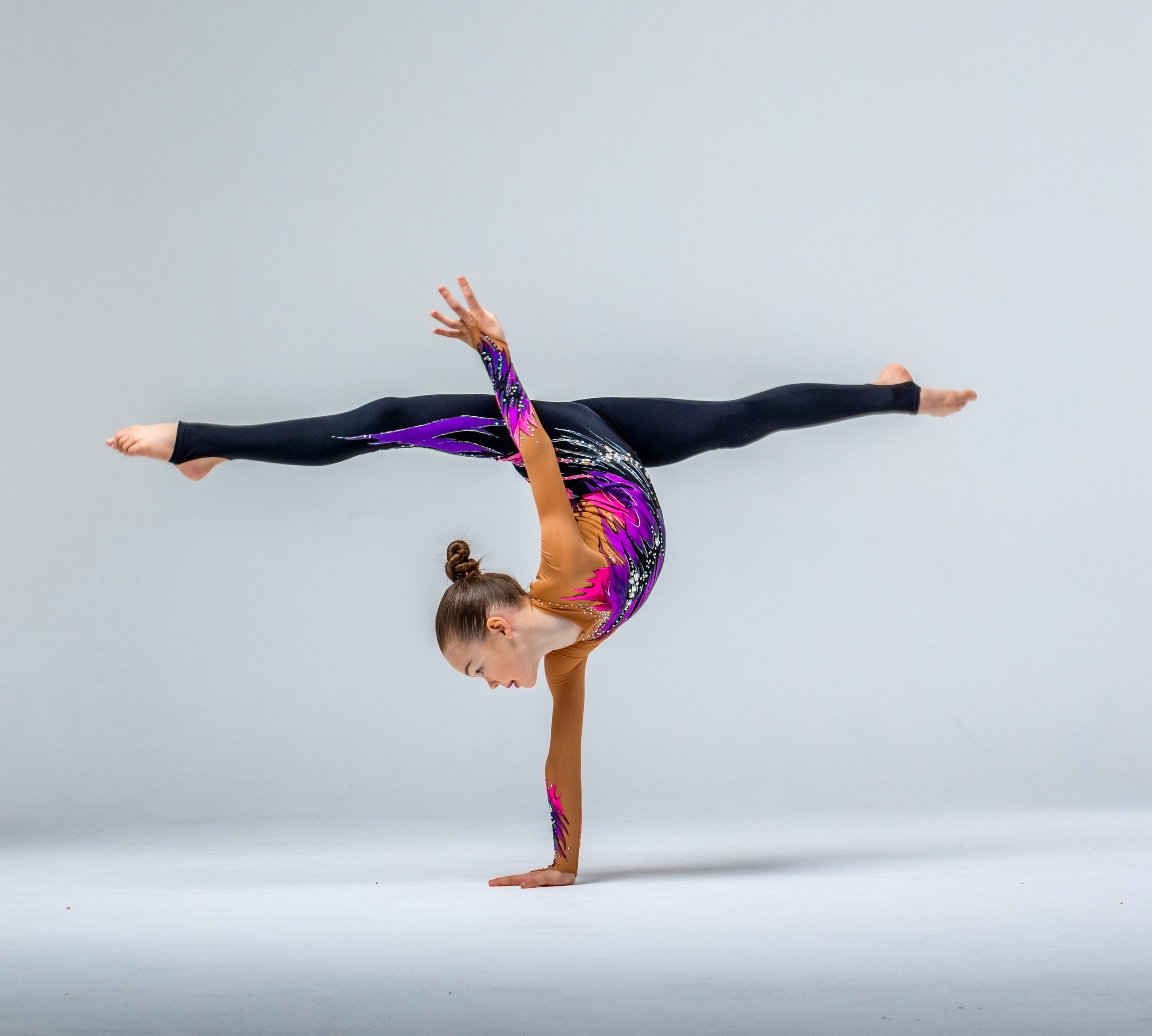 Фотосъёмка гимнасток на белой циклораме. Балетный фотограф Алина Ханько — Душа Балета