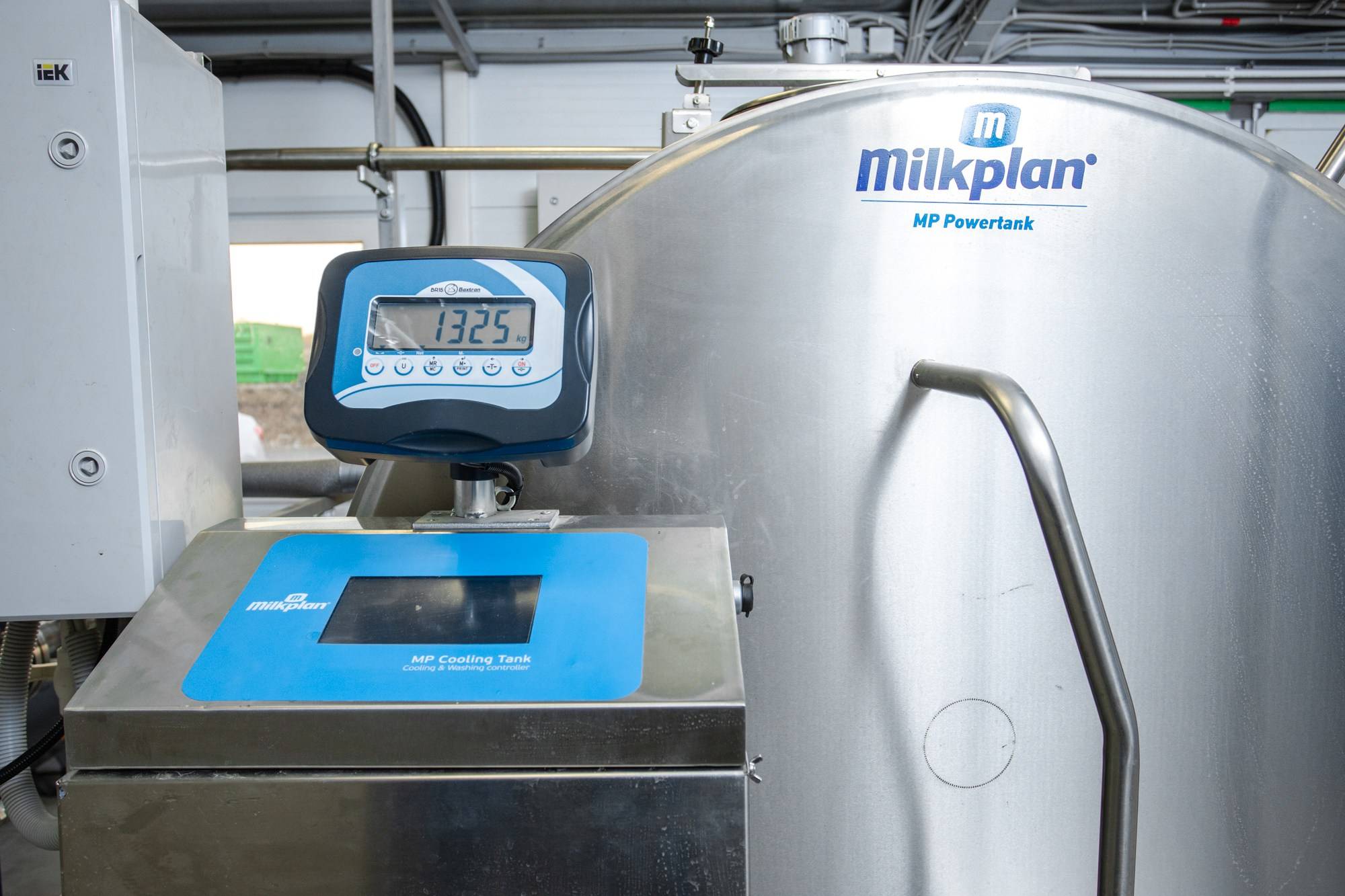 Оборудование хранения молока. Репортажный, промышленный и маркетплейс-фотограф Дмитрий Чернат