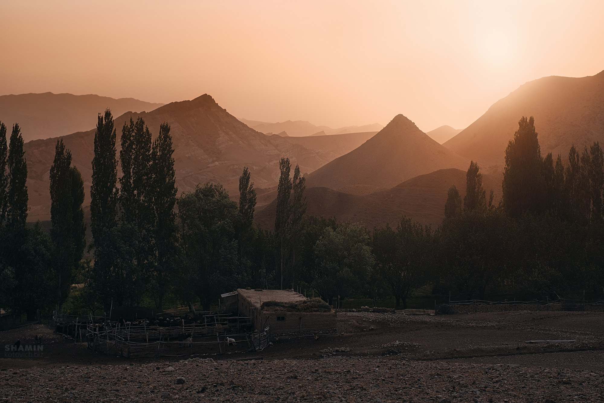 Кыргызстан — горные пейзажи, озёра и свет Тянь-Шаня | Фотограф Константин Шамин. Фотограф Константин Шамин