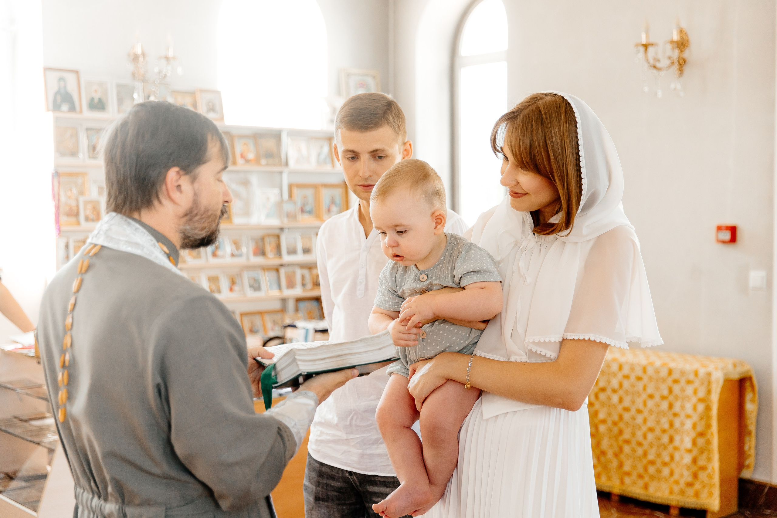 Крещение. Город Кропоткин. Церковь Петра и Павла. Свадебный фотограф Кропоткин Краснодар