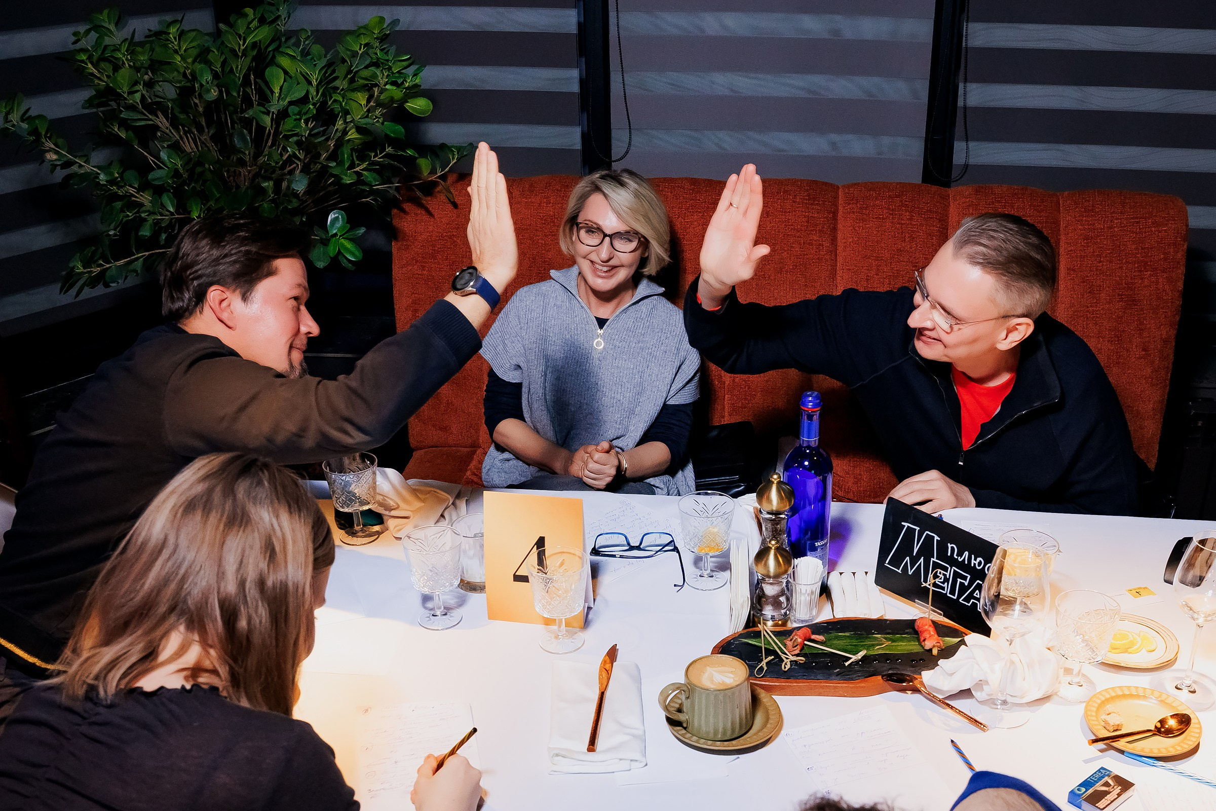 Вокруг Света за 60 Секунд-Sunset Meat Restaurant. Репортажный фотограф в Алматы Каюпов Сержан
