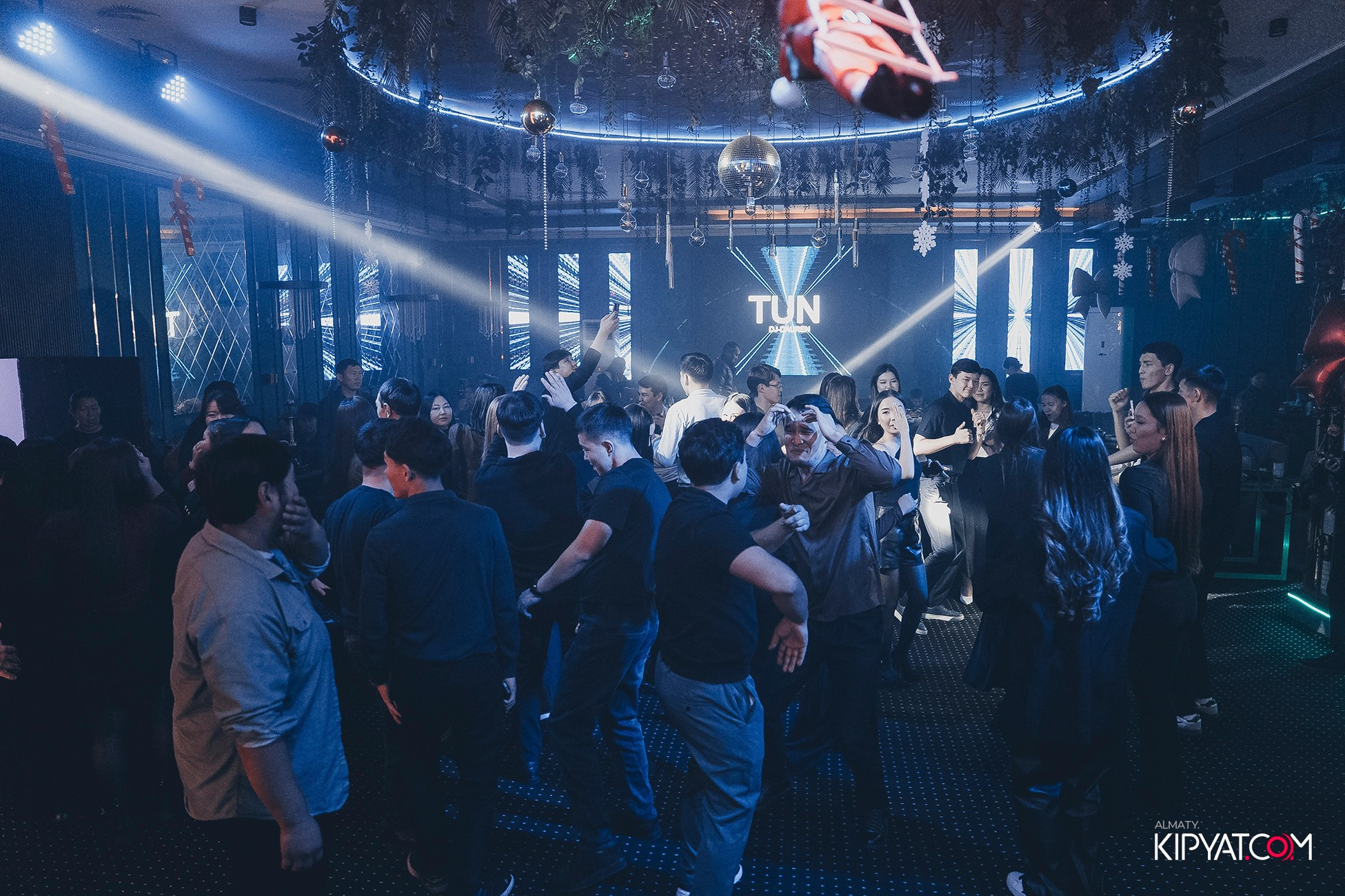 TUN LONGE BAR. КИПЯТКОМ АЛМАТЫ! Фотосъемка мероприятий в Алматы