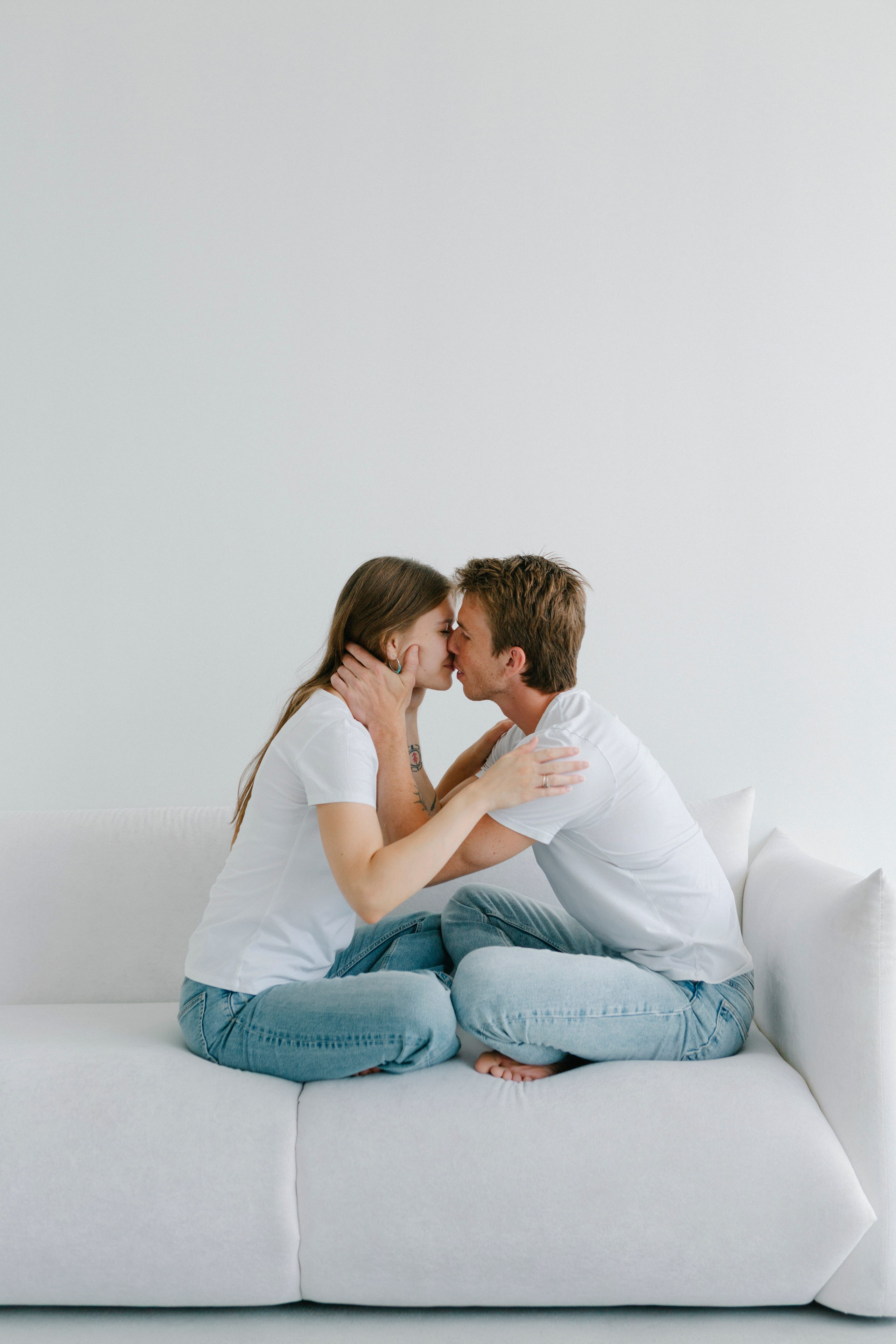 Настя и Стас. Студия. Минимализм. Портретный фотограф в Минске