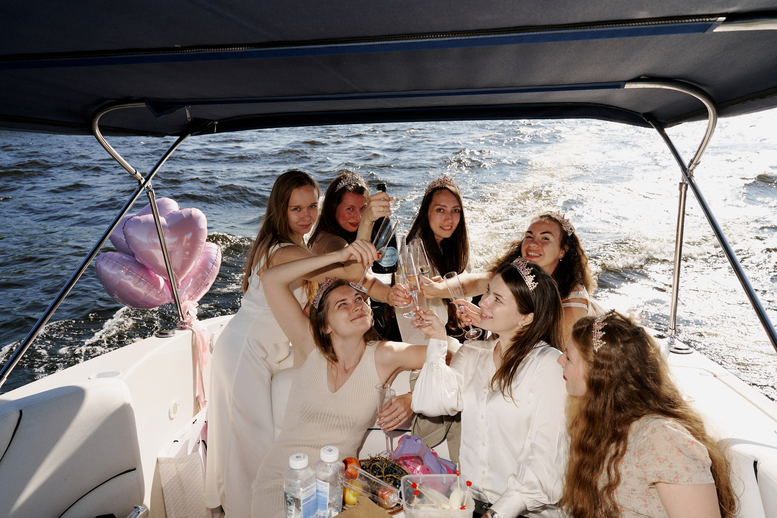 Девичник на катере. Фотограф / Санкт-Петербург / Галина Никонова