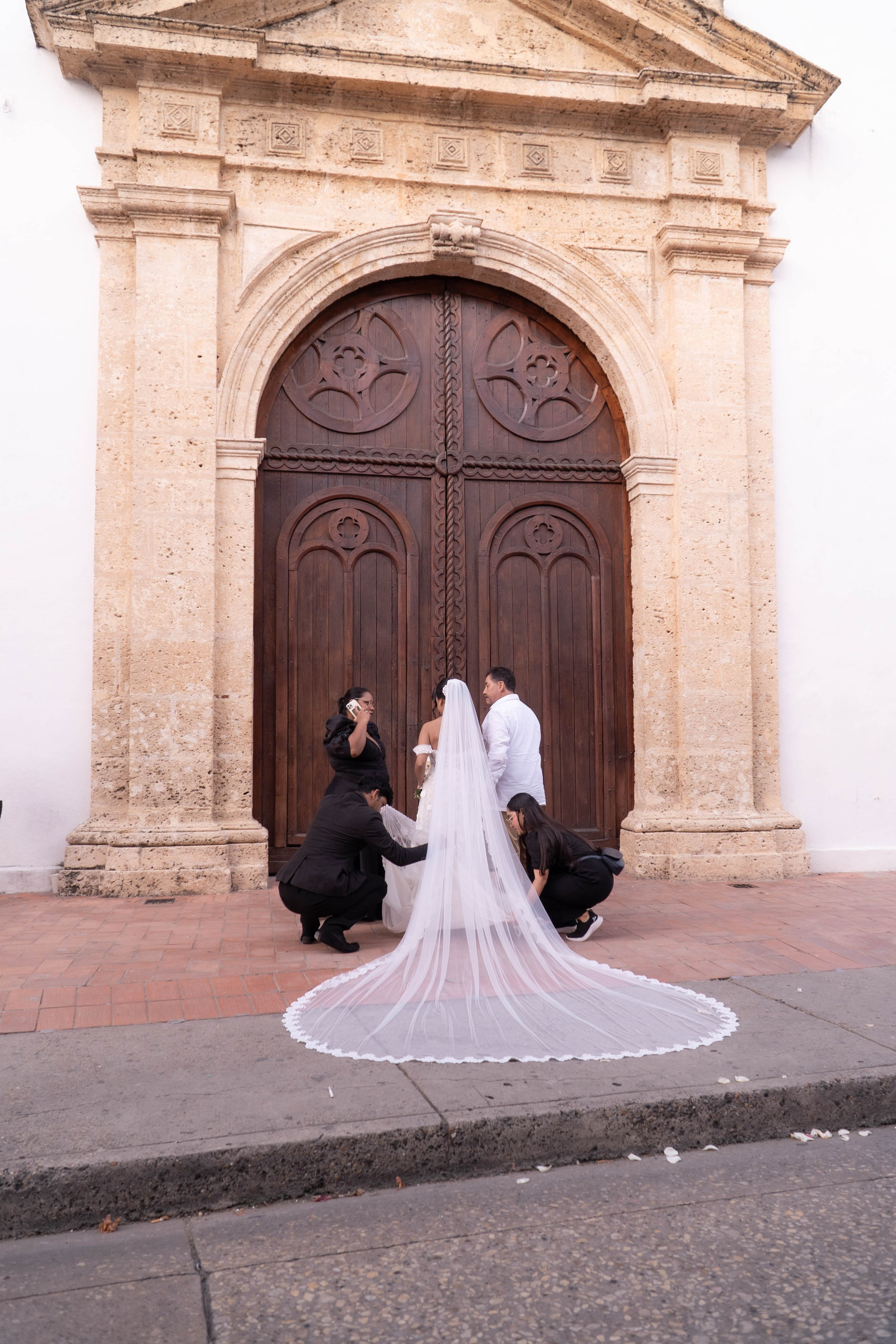 Catalina and Romain. Wedding Photographer in Barcelona and Medellin