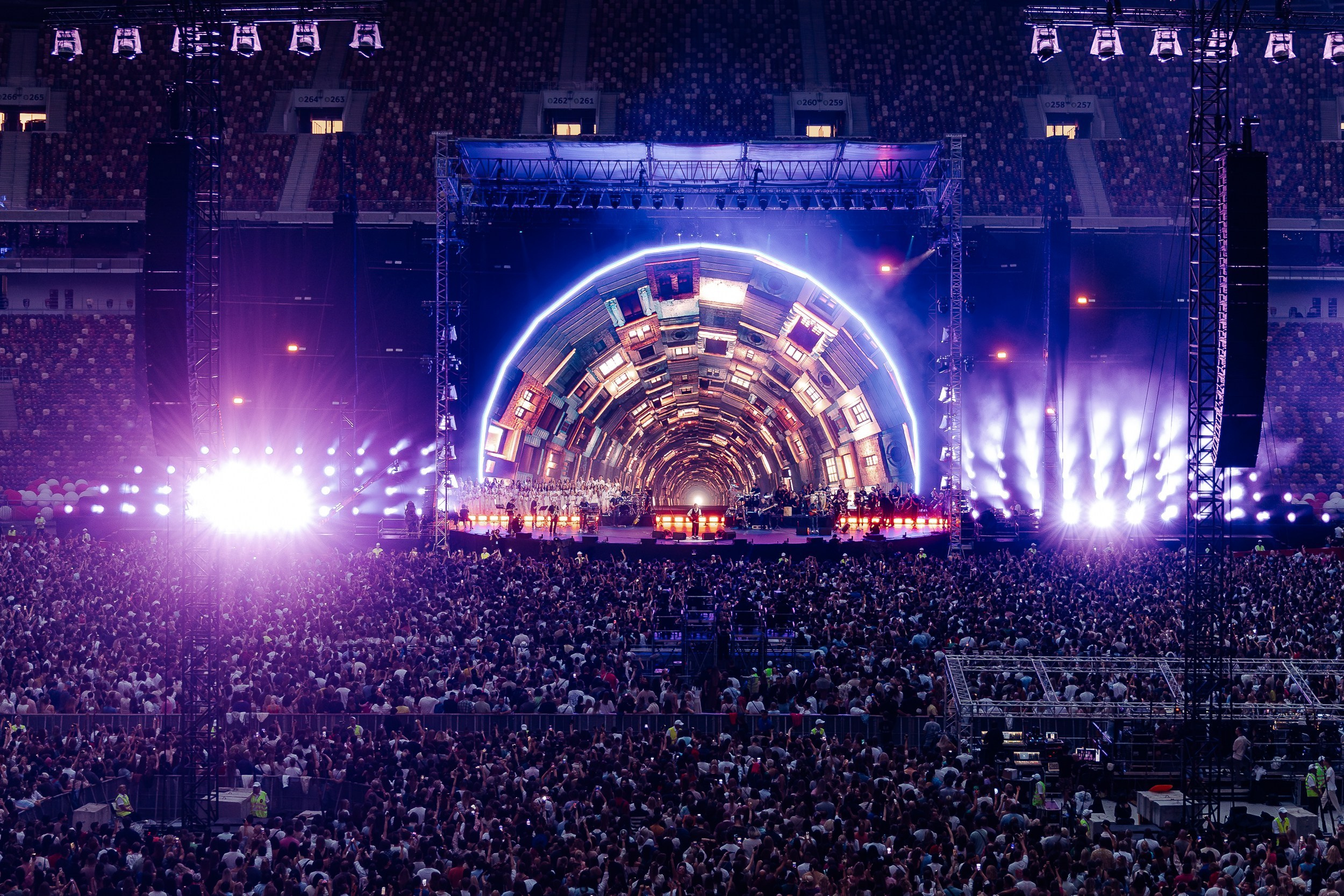 LEONID AGUTIN | MOSCOW | 2024. OOPS TEAM