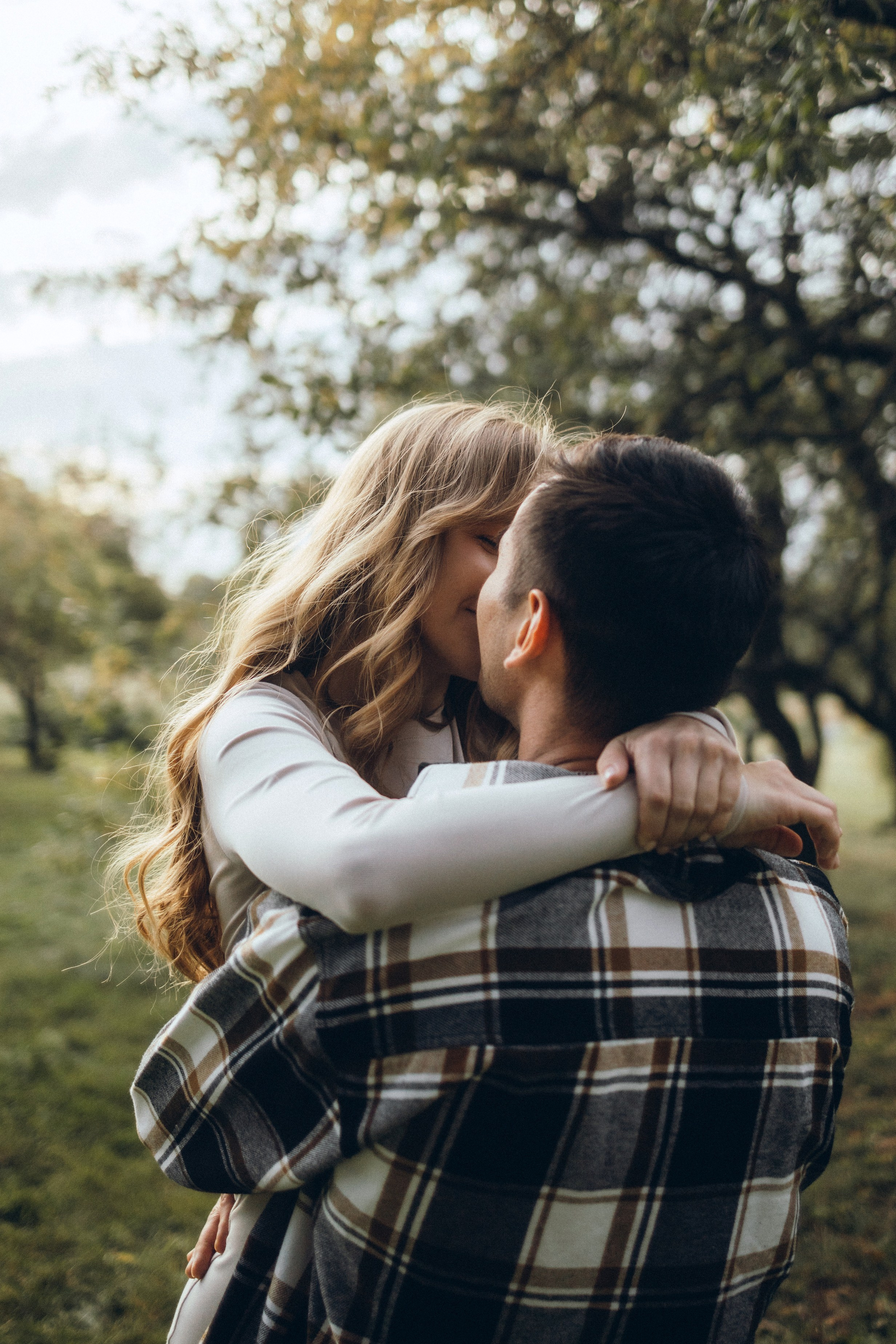 Саша и Вика, прогулка в Коломенском на закате. Свадебный и портретный фотограф в Москве Кристина Золотова