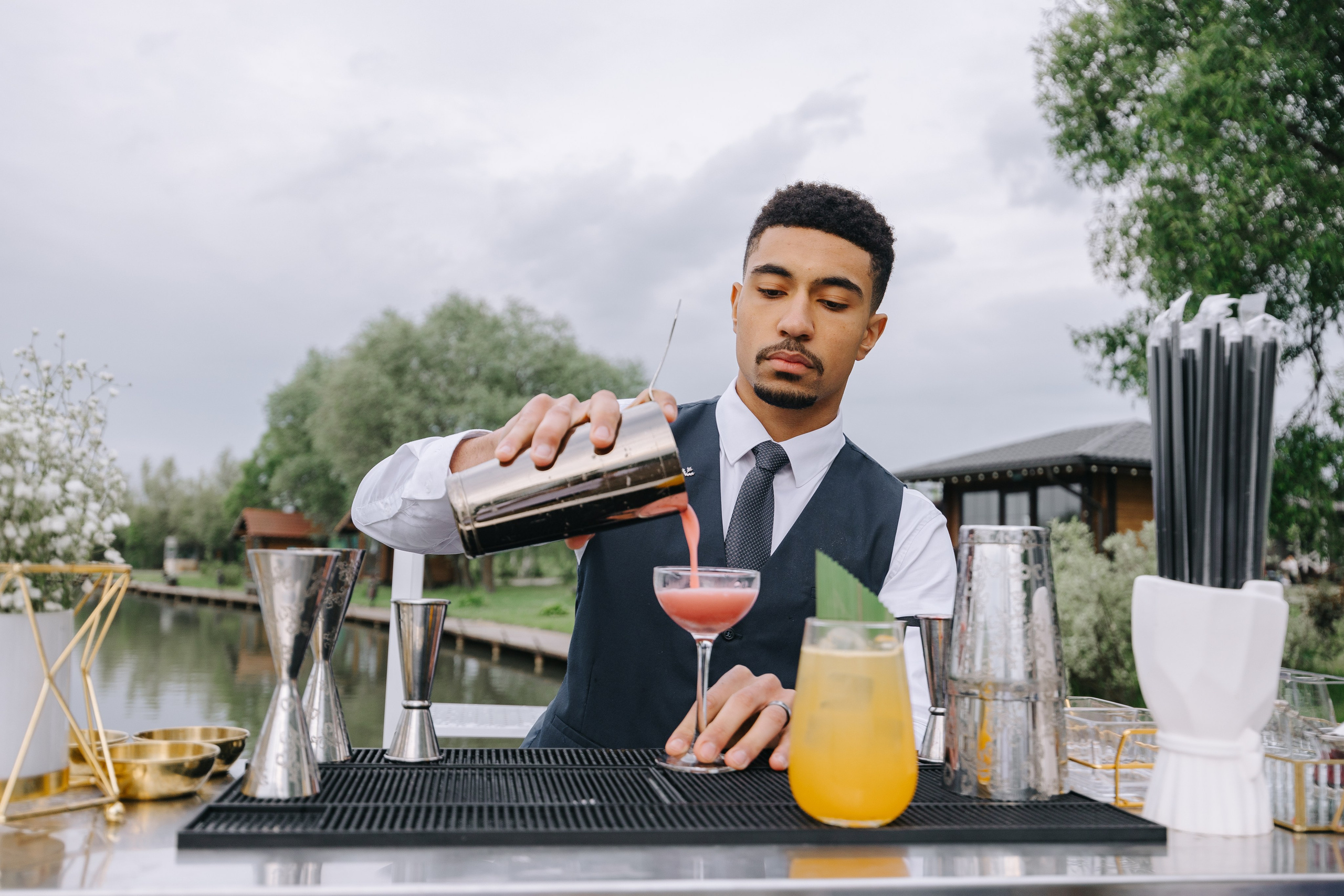 Белая арка. Александр Антонов. Профессиональный свадебный, репортажный фотограф в Москве, Подольске. Фото+Видео на любой праздник