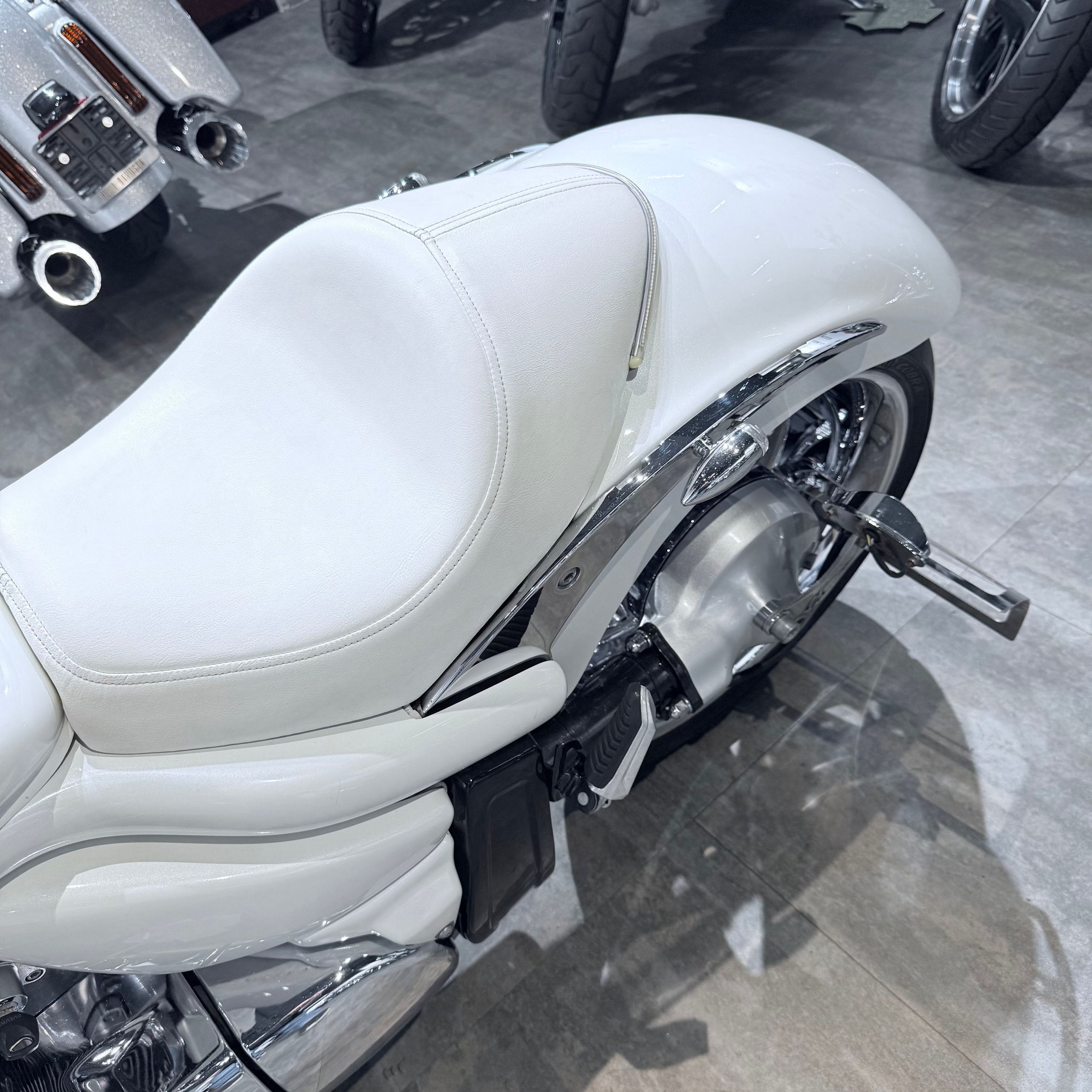 2007 SUZUКI М109R Whitе Hunter. Hello Davidson, Москва. Только хорошие мотоциклы…