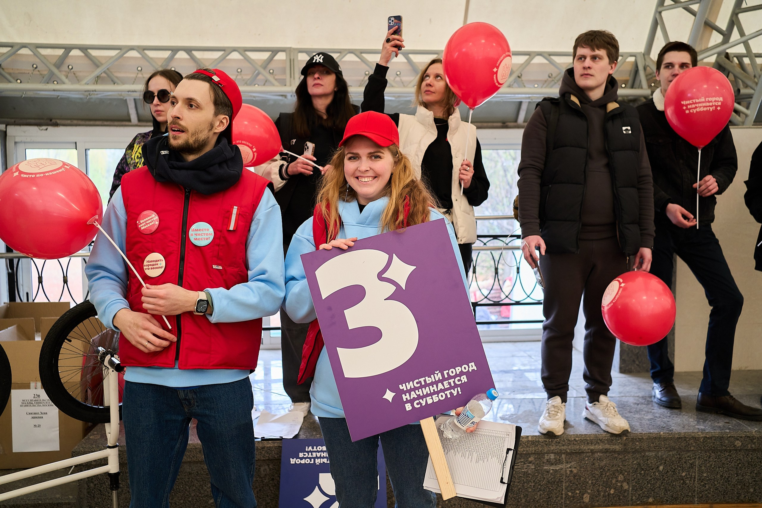 Субботник у Управления делами Мэра и Правительства Москвы. Фотограф и Видеограф в Москве. Олег Корушев