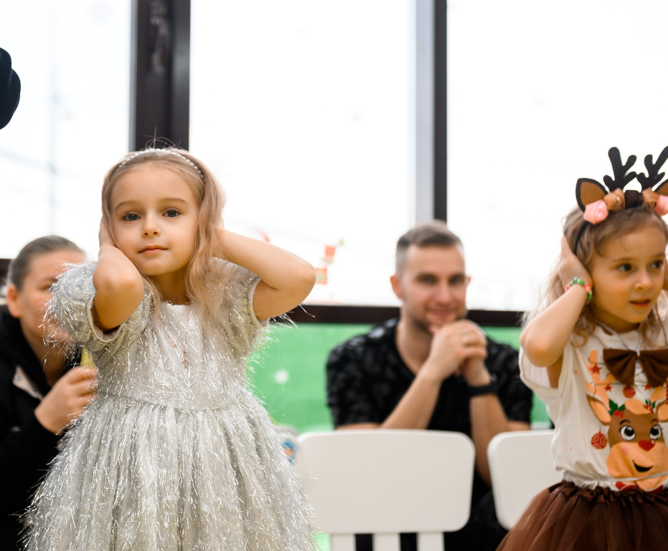 Елка 2025 в детском саду Мишка клуб. Свадебный и семейный фотограф София Невская
