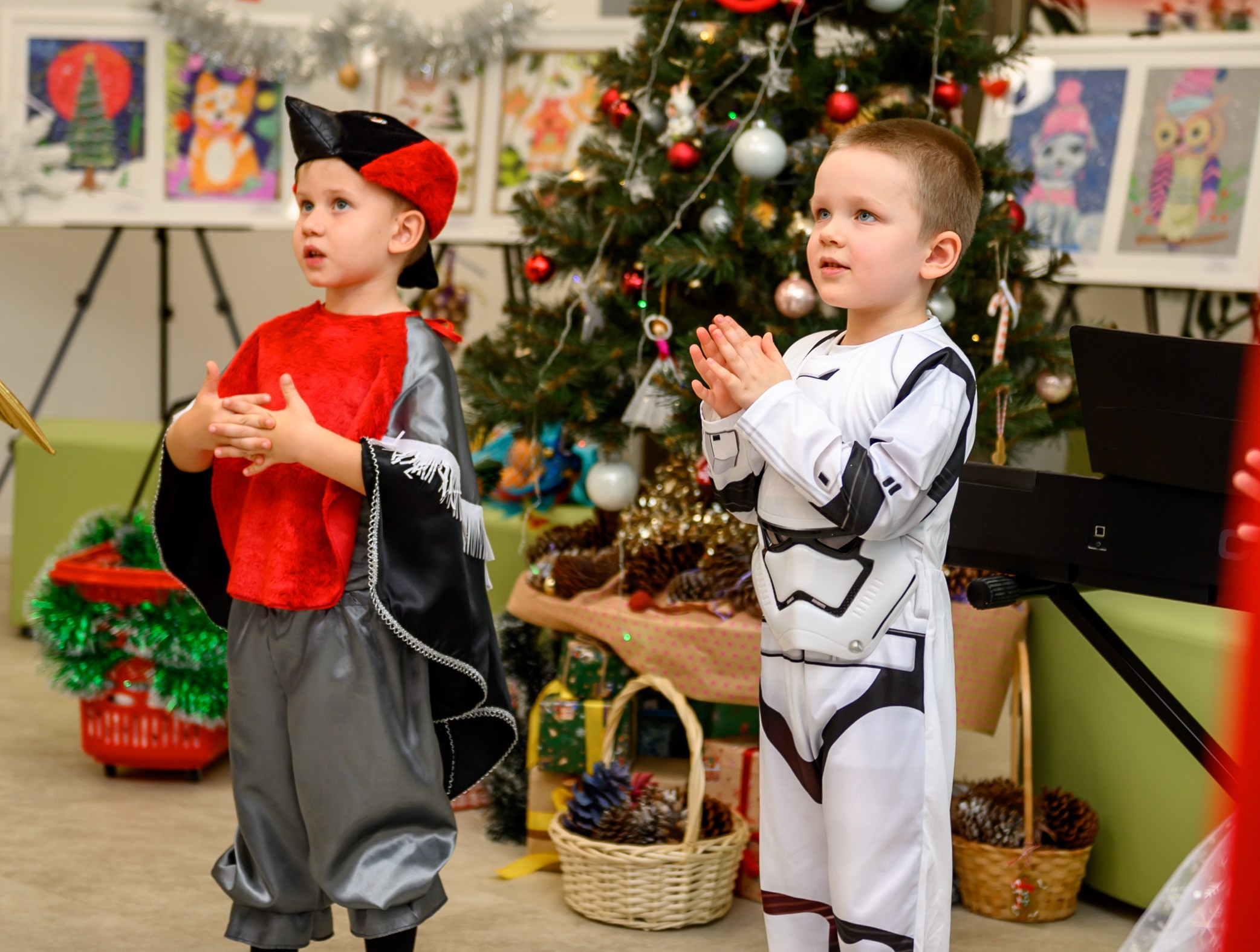 Елка 2025 садик Мантера. Свадебный и семейный фотограф София Невская