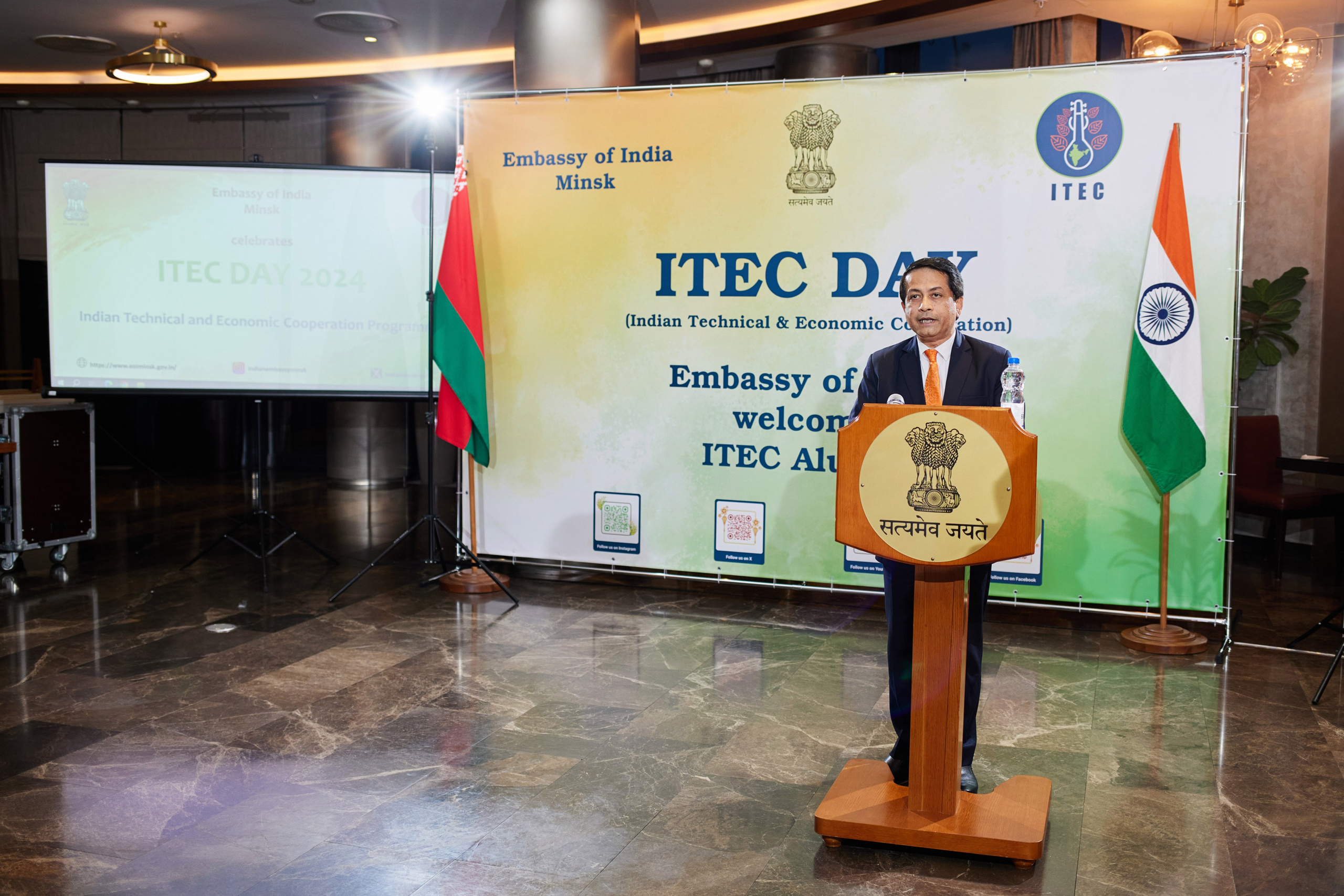 Посольство Индии. Свадебная, репортажная фотосъемка и видеосъемка в Минске. Илья и Юлия Ширмановы. Фотограф | Видеограф | Минск