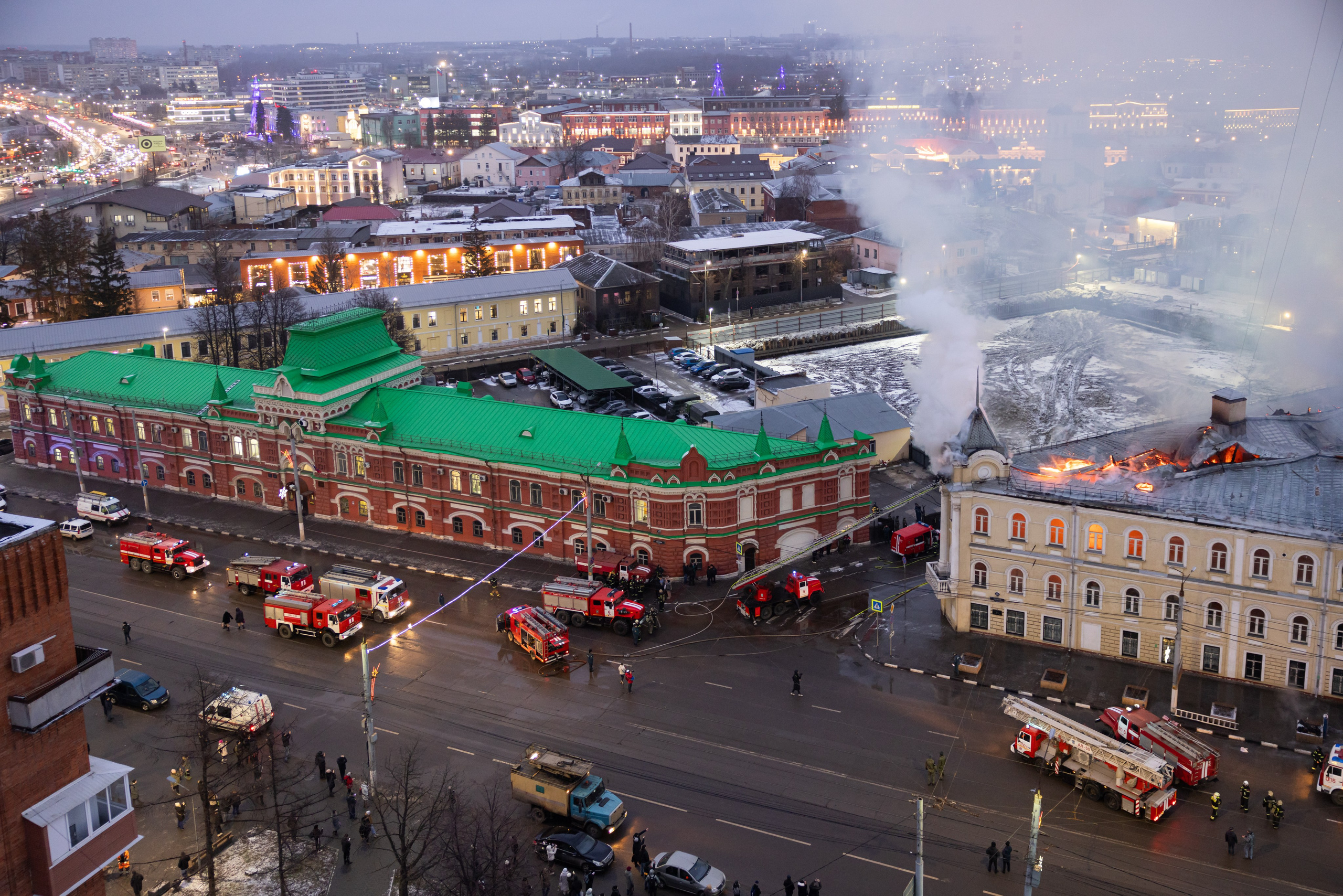 Пожар на ул. Советская 15 (13 января 2025). Репортажный фотограф Алексей Пирязев