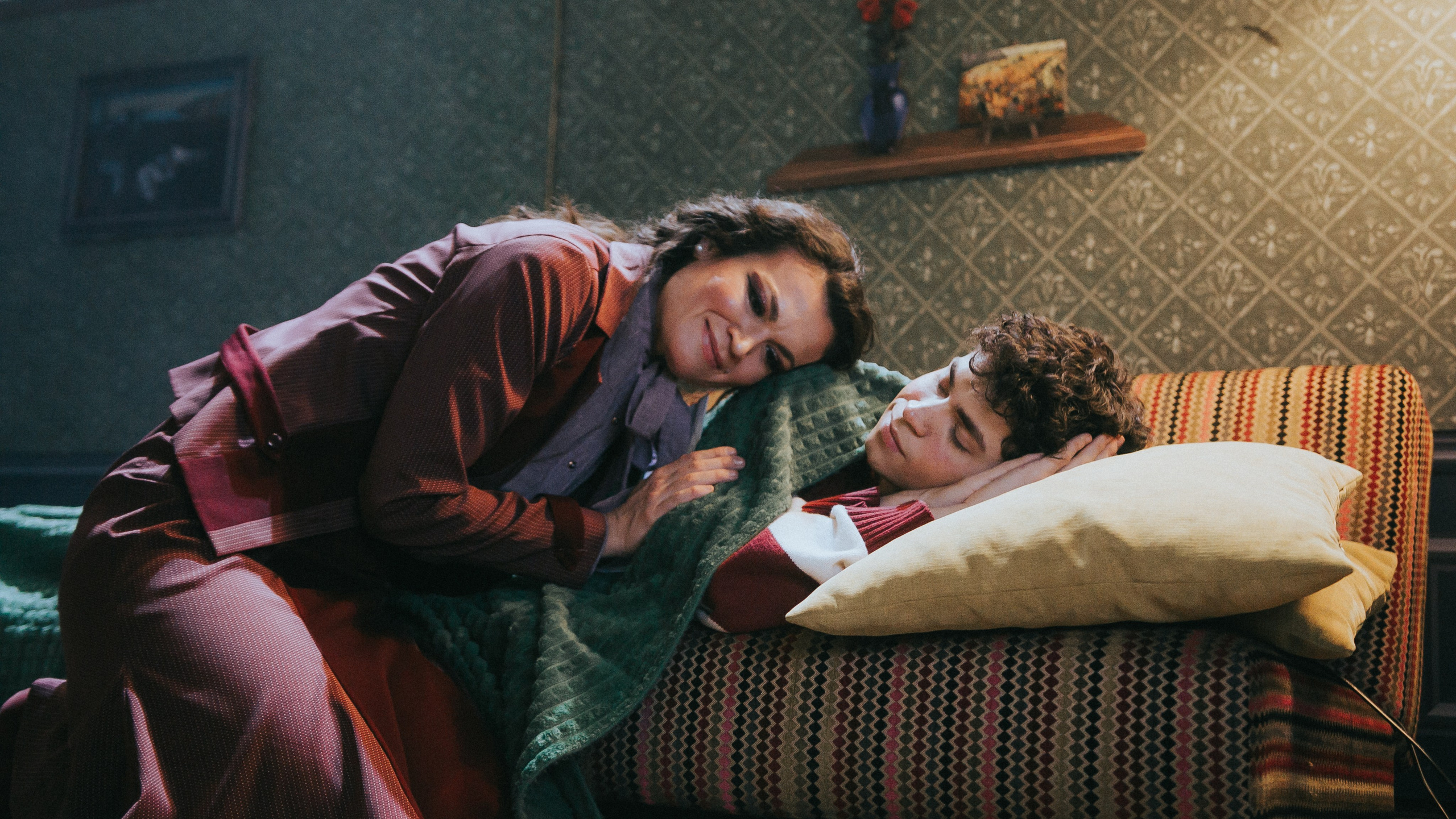 MF PROD. — CHRISTMAS TREE. MOVIE FAMILY PRODUCTION