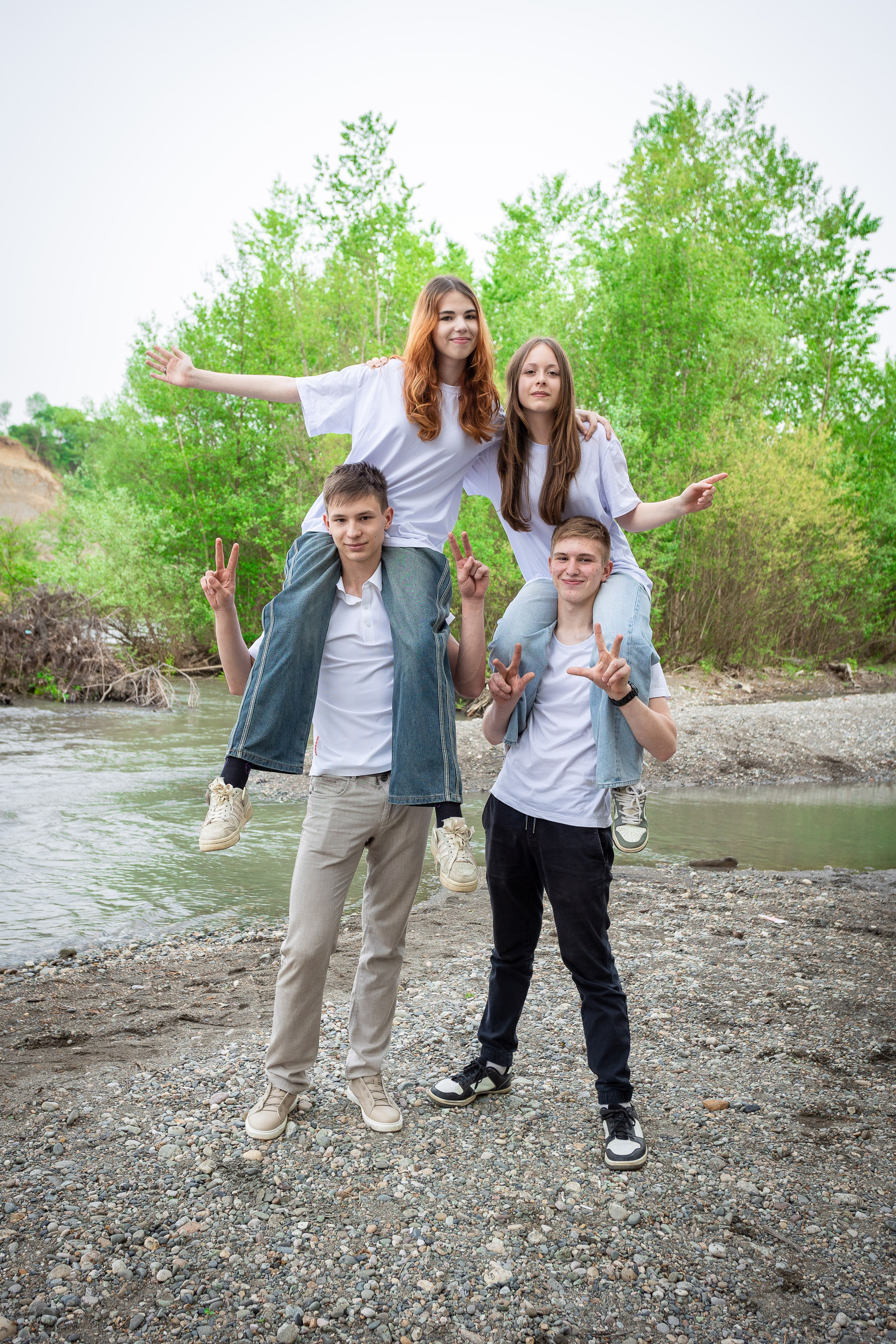 Уличная фотосессия на выпускной альбом. Выпускные альбомы Майкоп, Краснодар Елена Золотарева