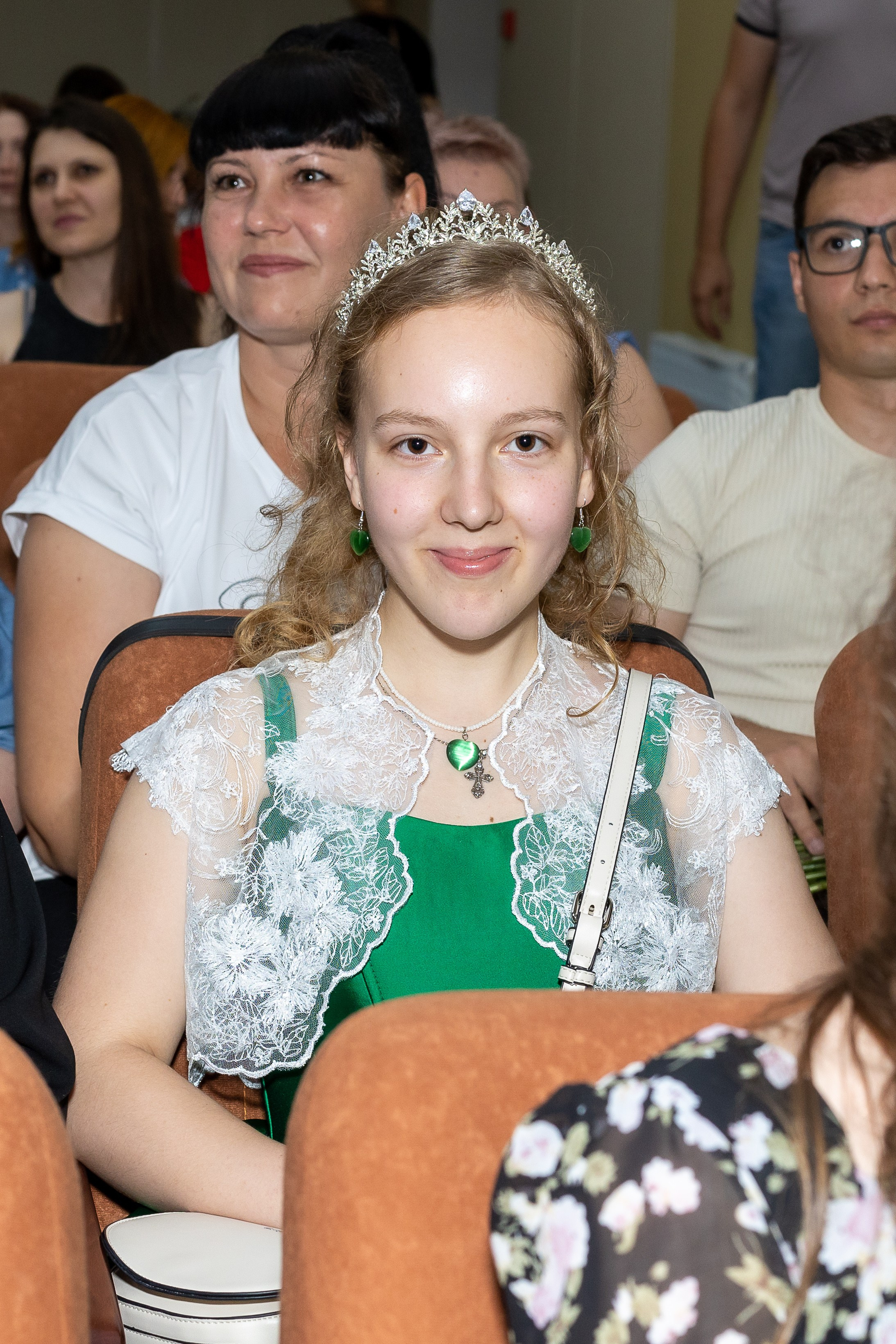 Вручение аттестата 2025. Выпускные альбомы Майкоп, Краснодар Елена Золотарева