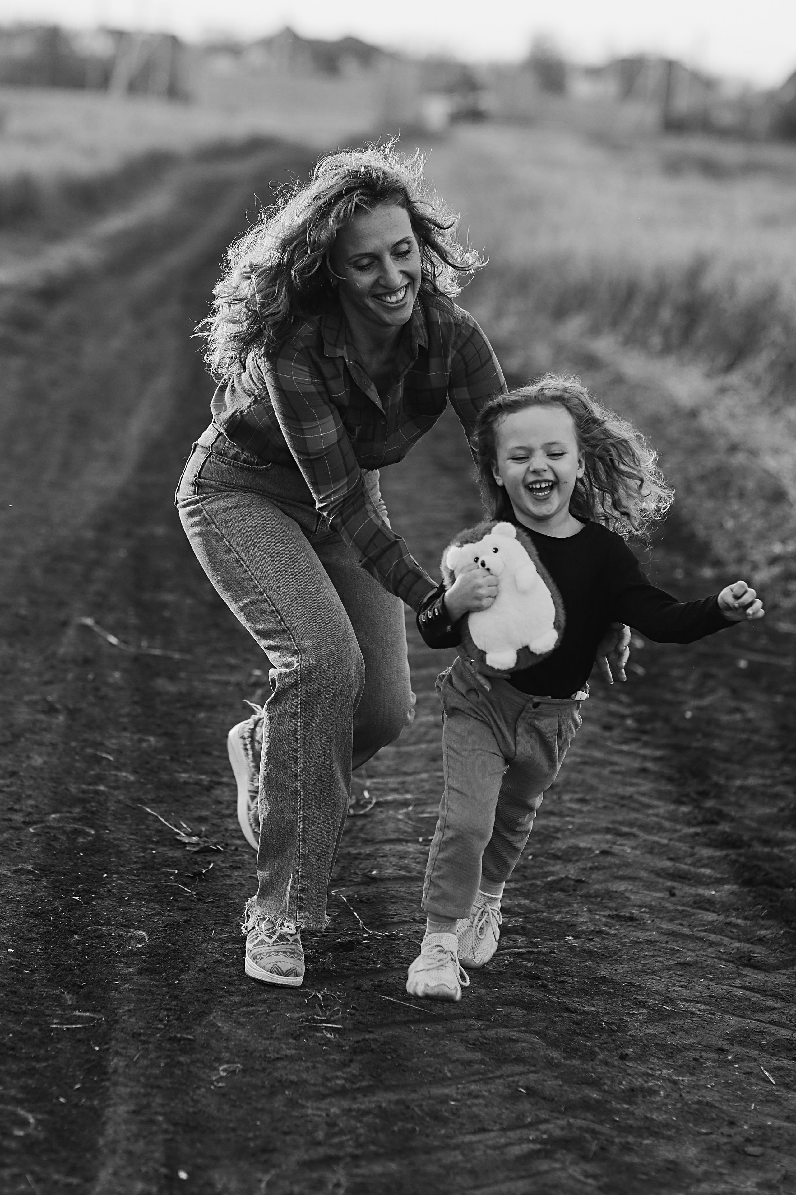 Поле. Семейный фотограф Тюмень, фотограф на роды Салмина Мария