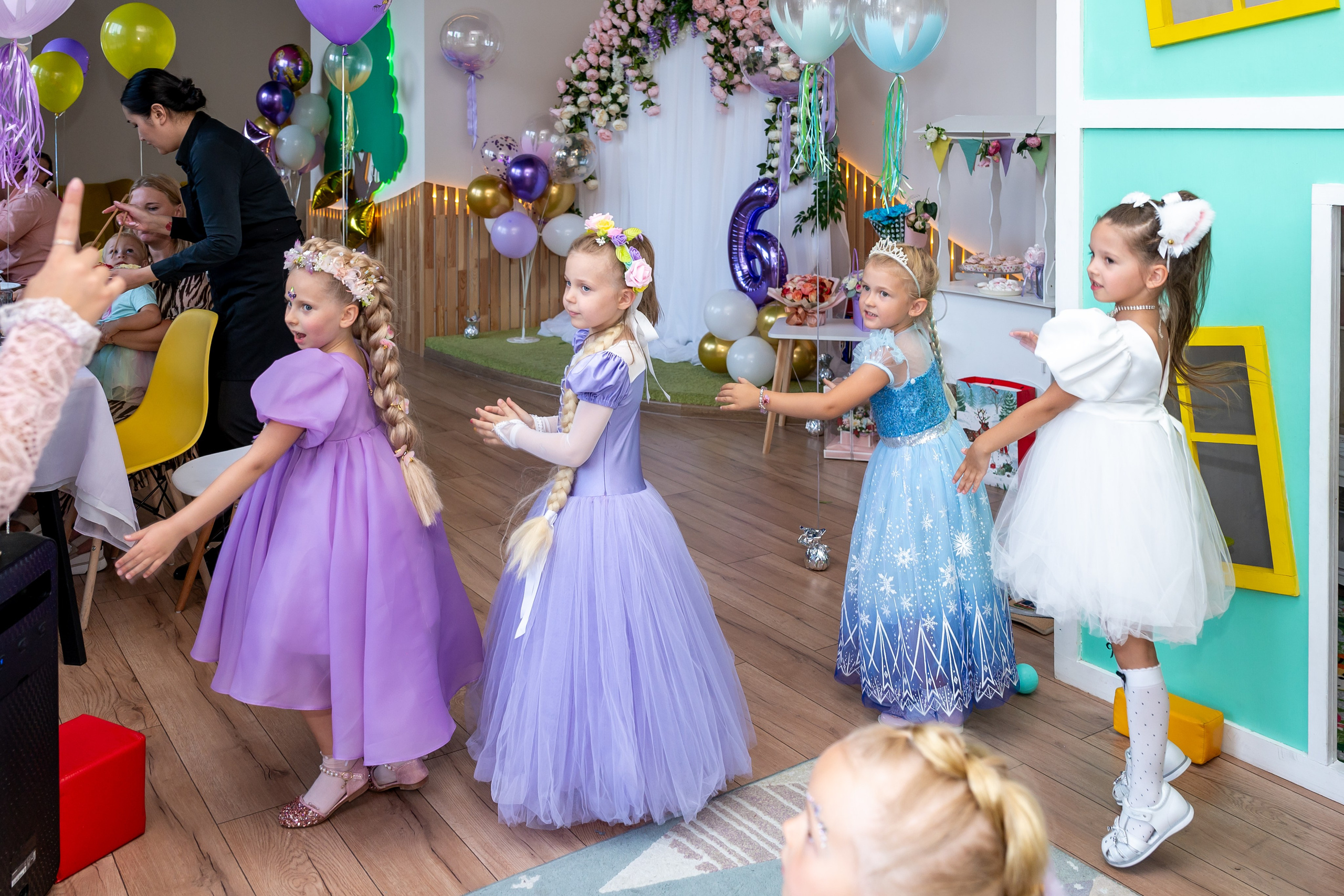 ДР в лофте с фокусником