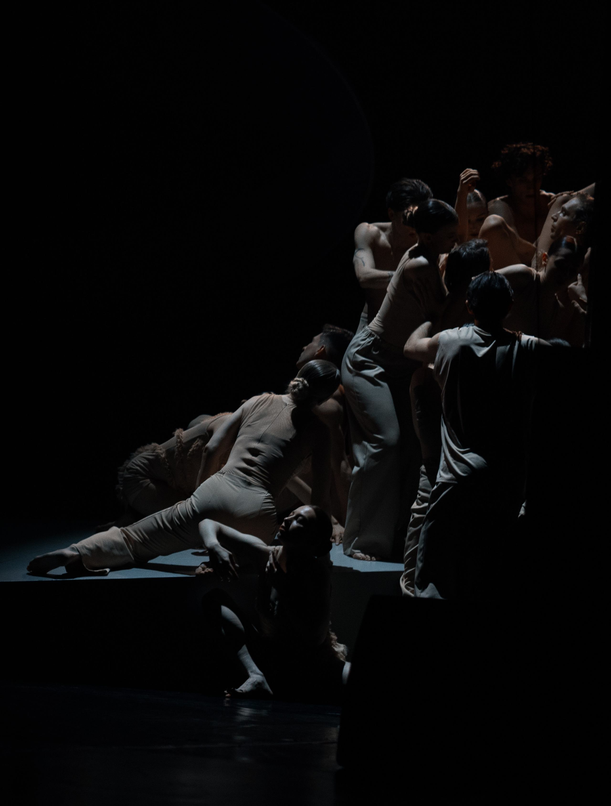 KONTAKT. Fusion Wedding Photographer