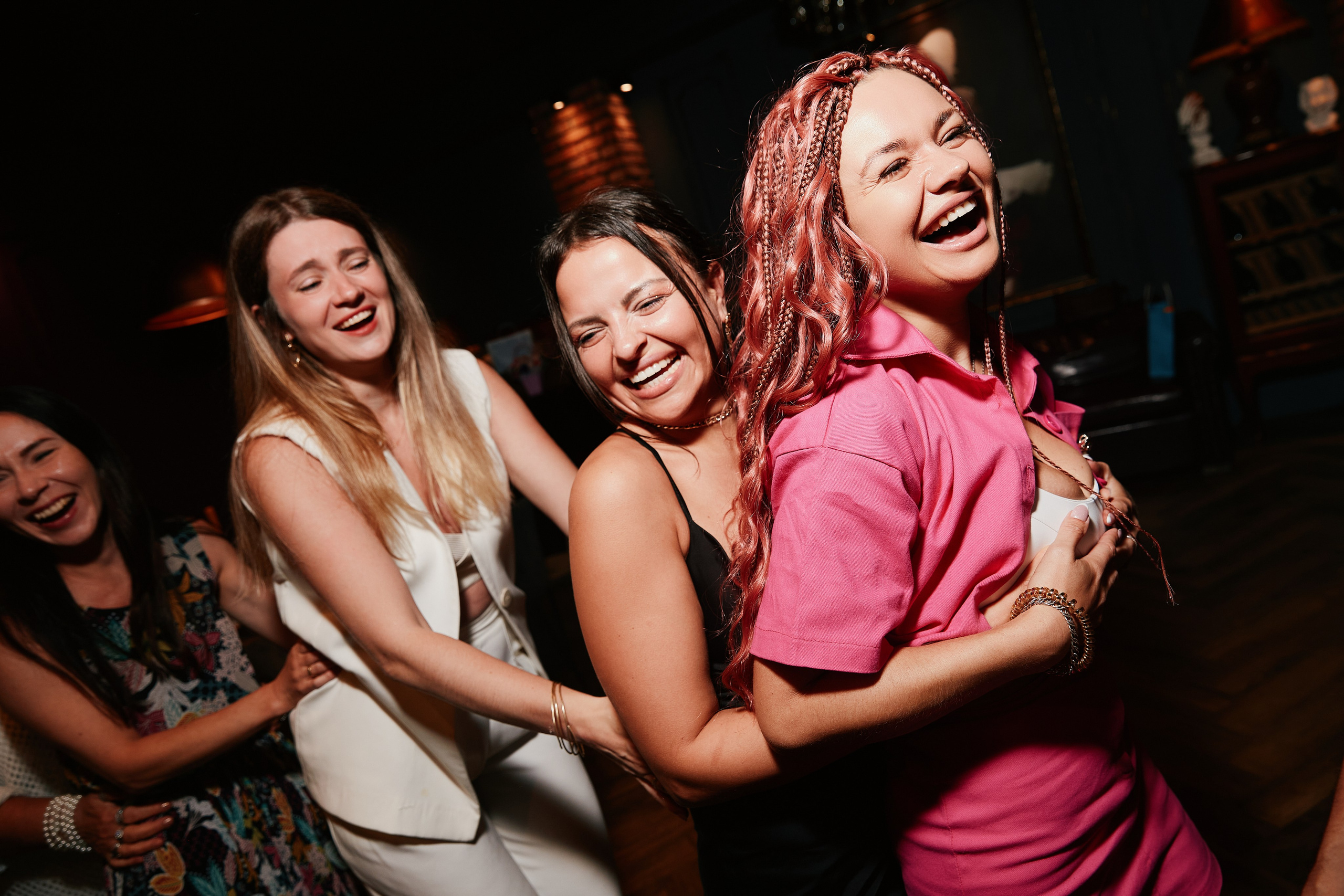 HOLIDAY IN AVRORA ROOM 10.08. Свадебный репортажный фотограф краснодар максим дремов дрёмов фотосессия студия цена