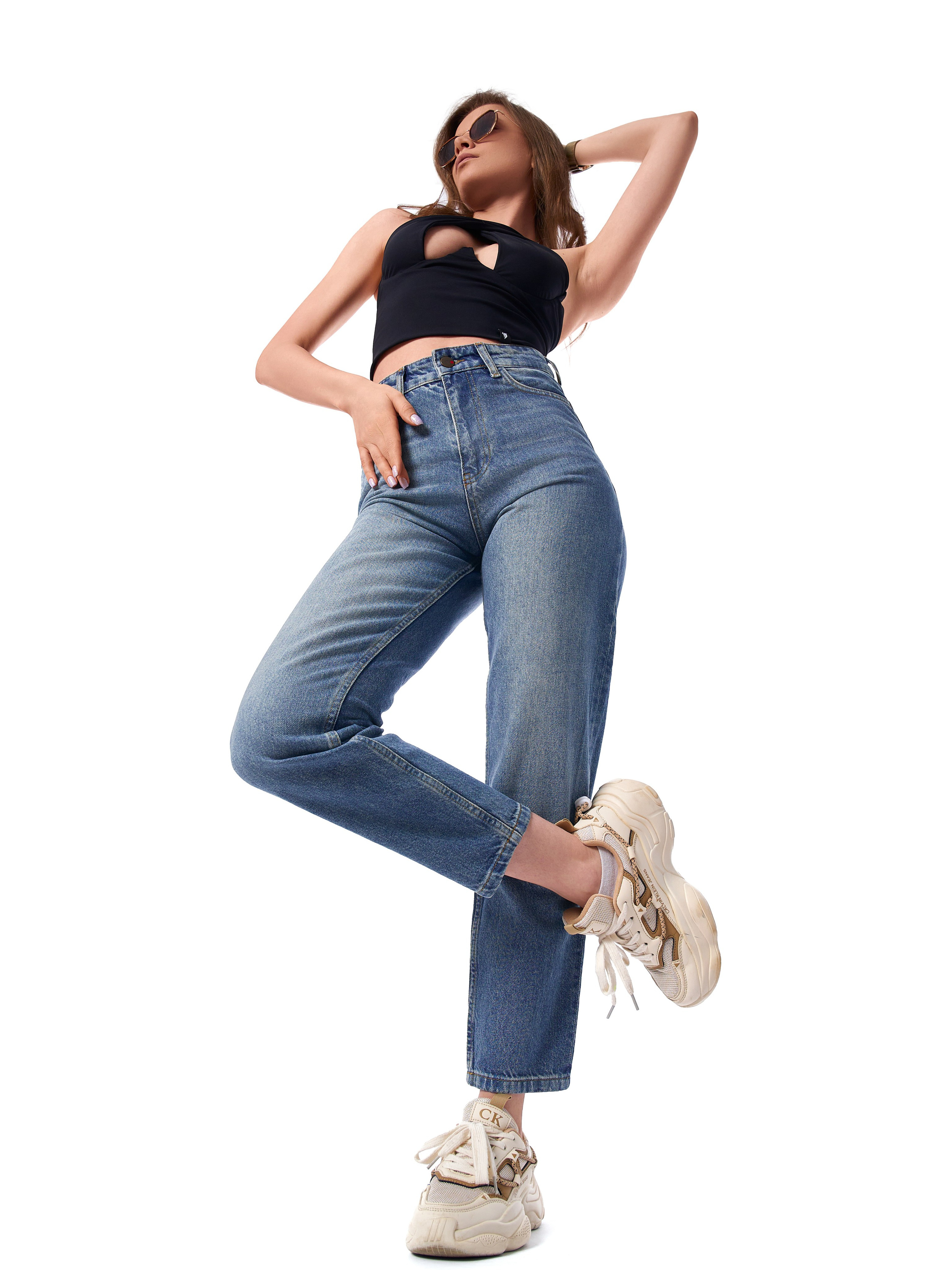 Джинсы женские. Каталожный предметный фотограф