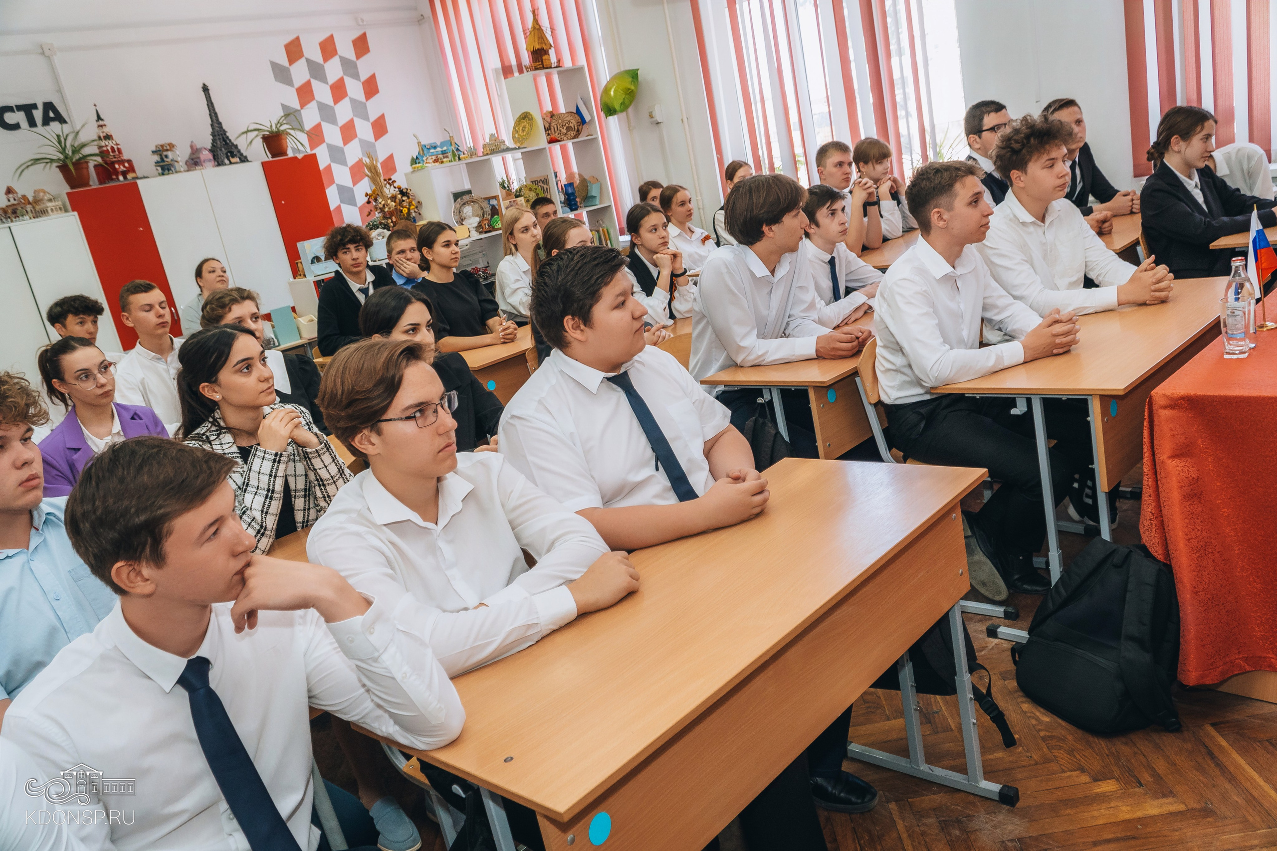 «Власть — это мы». Новотитаровский Дом культуры