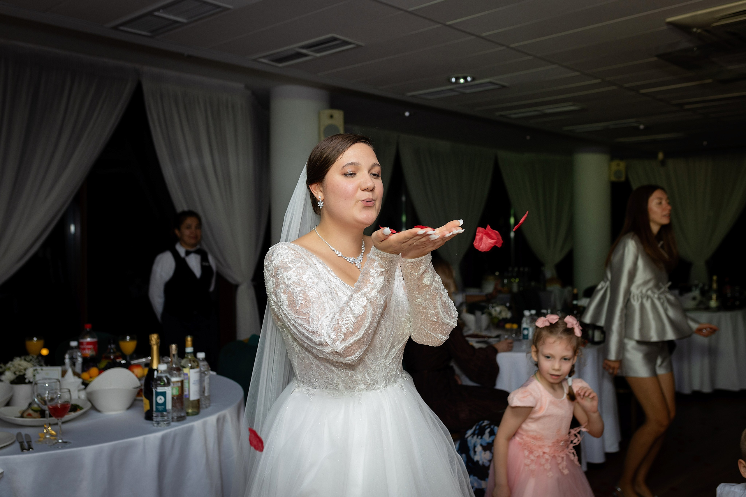 Свадебная фотосессия Никиты и Валерии. Фотограф в Железнодорожном и Балашихе