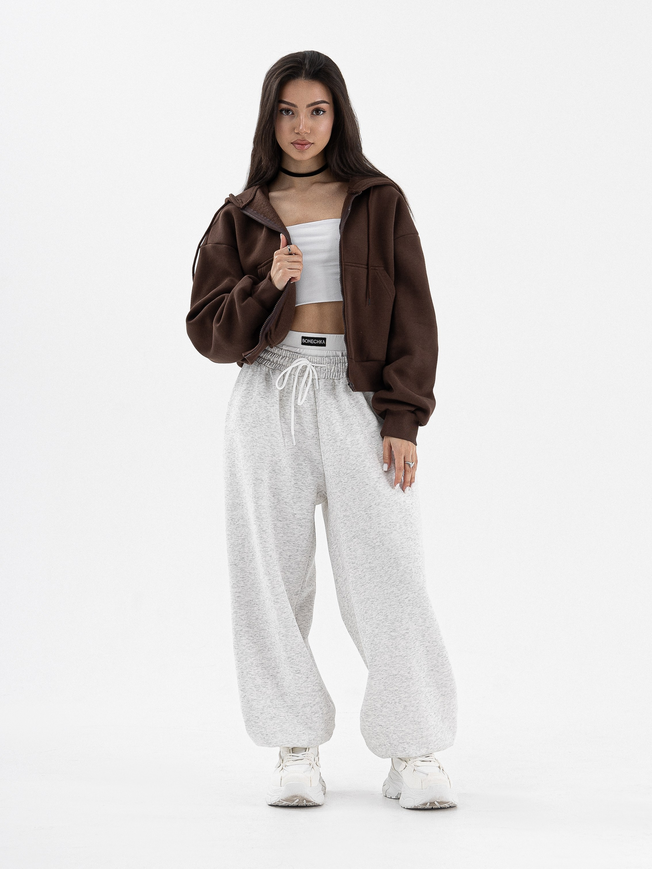 Аренда фотостудия с циклорамой в Сочи — FASHIONprod, 1000 ₽/час. Стрит съемки для маркетплейсов в Сочи | ИИ контент | fashionprod