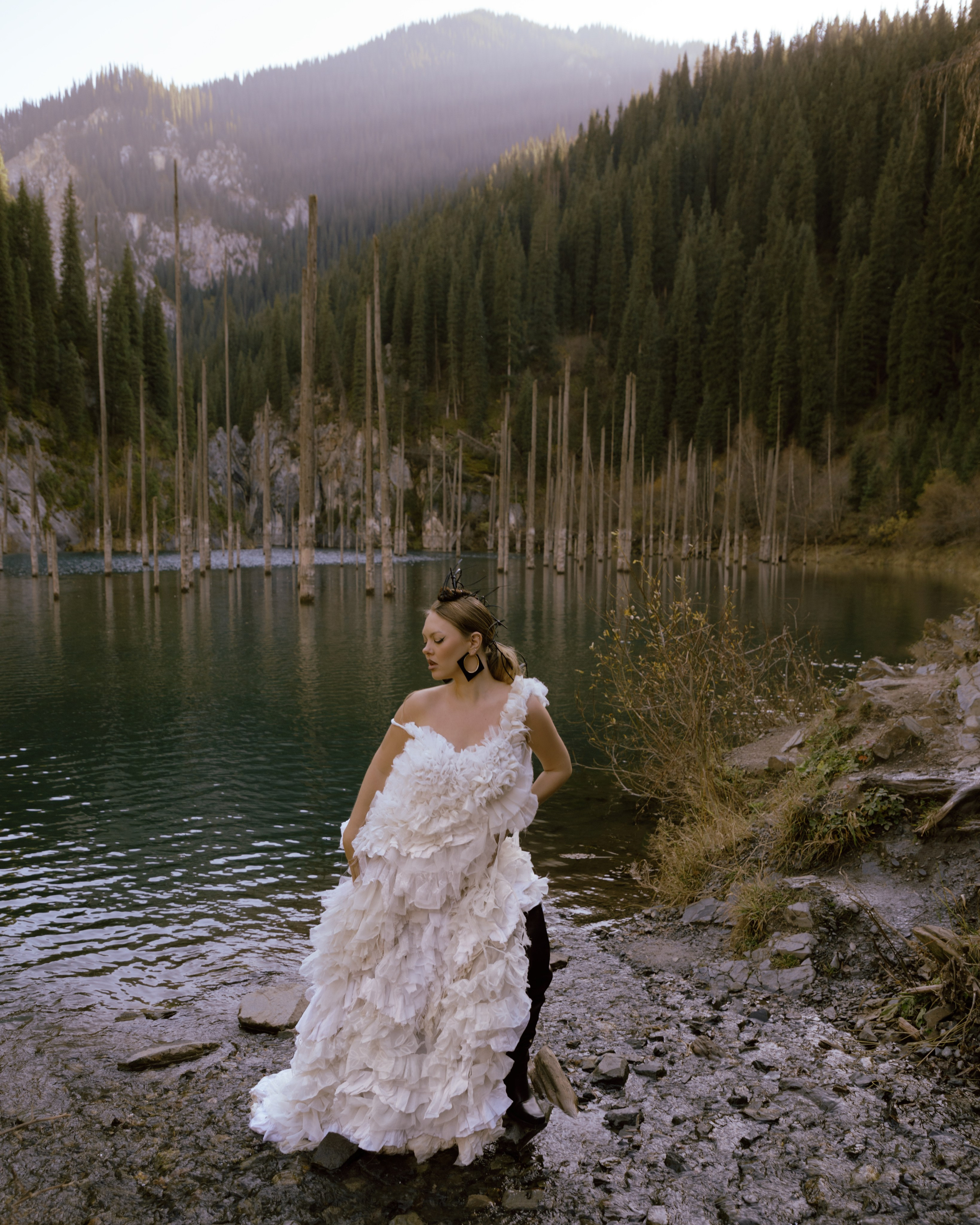 Озеро/ Софа. Art & Fashion фотограф Москва Анна Курмаева