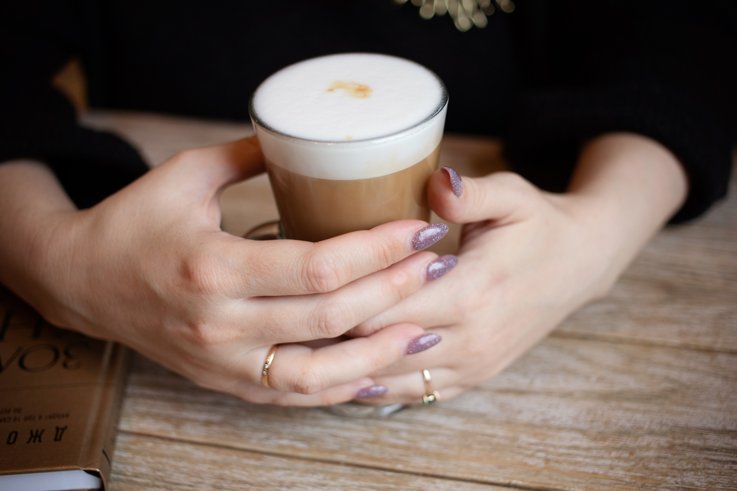 Фотосессия в уютном кафе и парке СПб, осенняя фотопрогулка. Портретные фотосессии, контент-съемки, репортаж